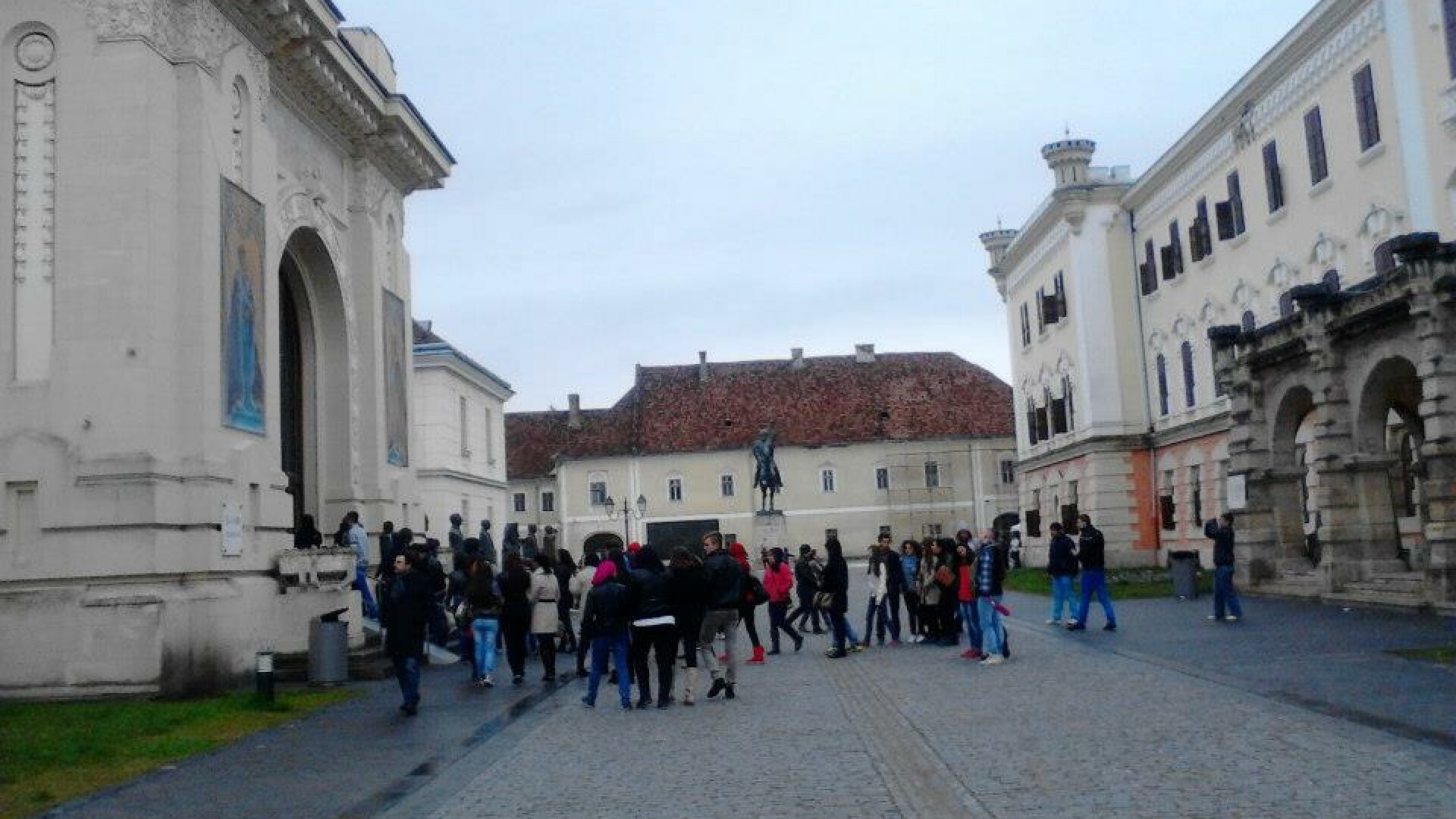 Peste 11.000 de elevi au vizitat Muzeul National al Unirii din Alba Iulia in saptamana Scoala Altfel