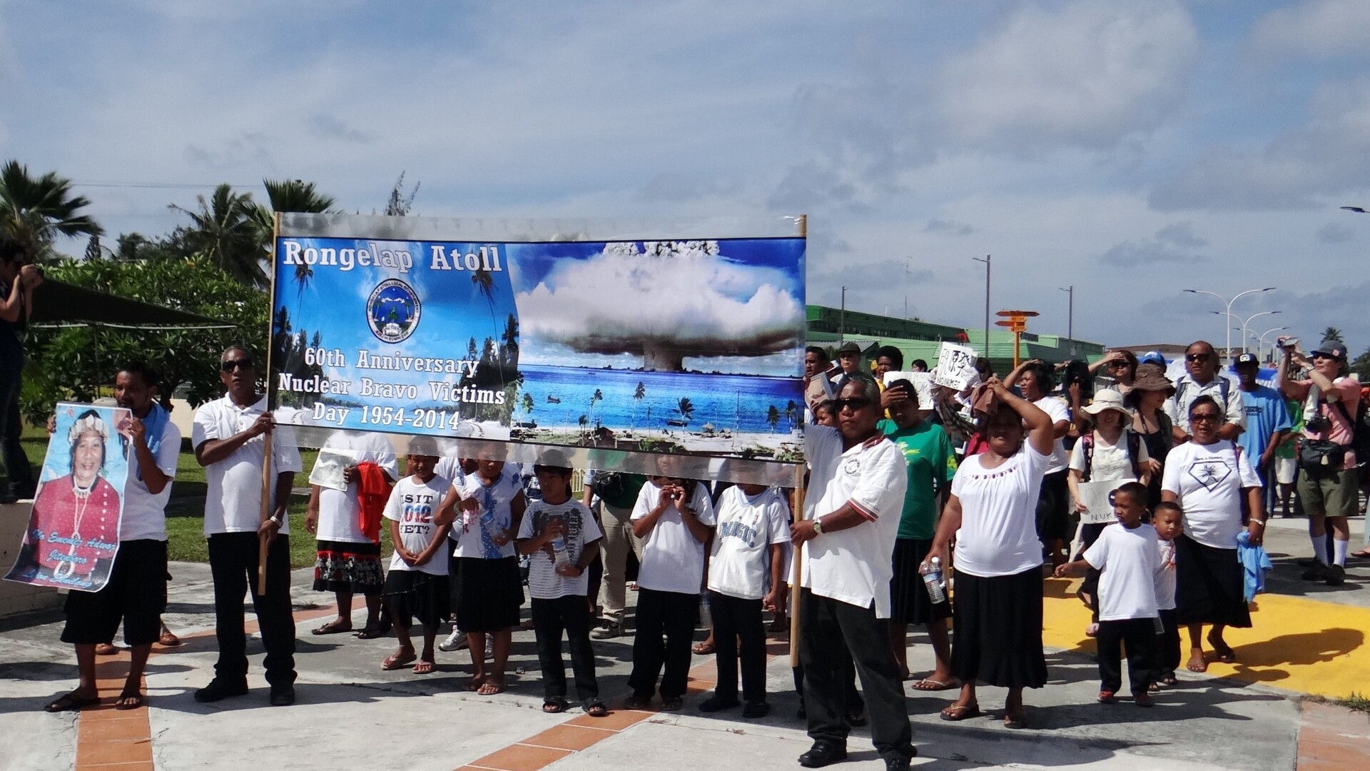 Protest al locuitorilor din Insulele Marshall impotriva armelor nucleare