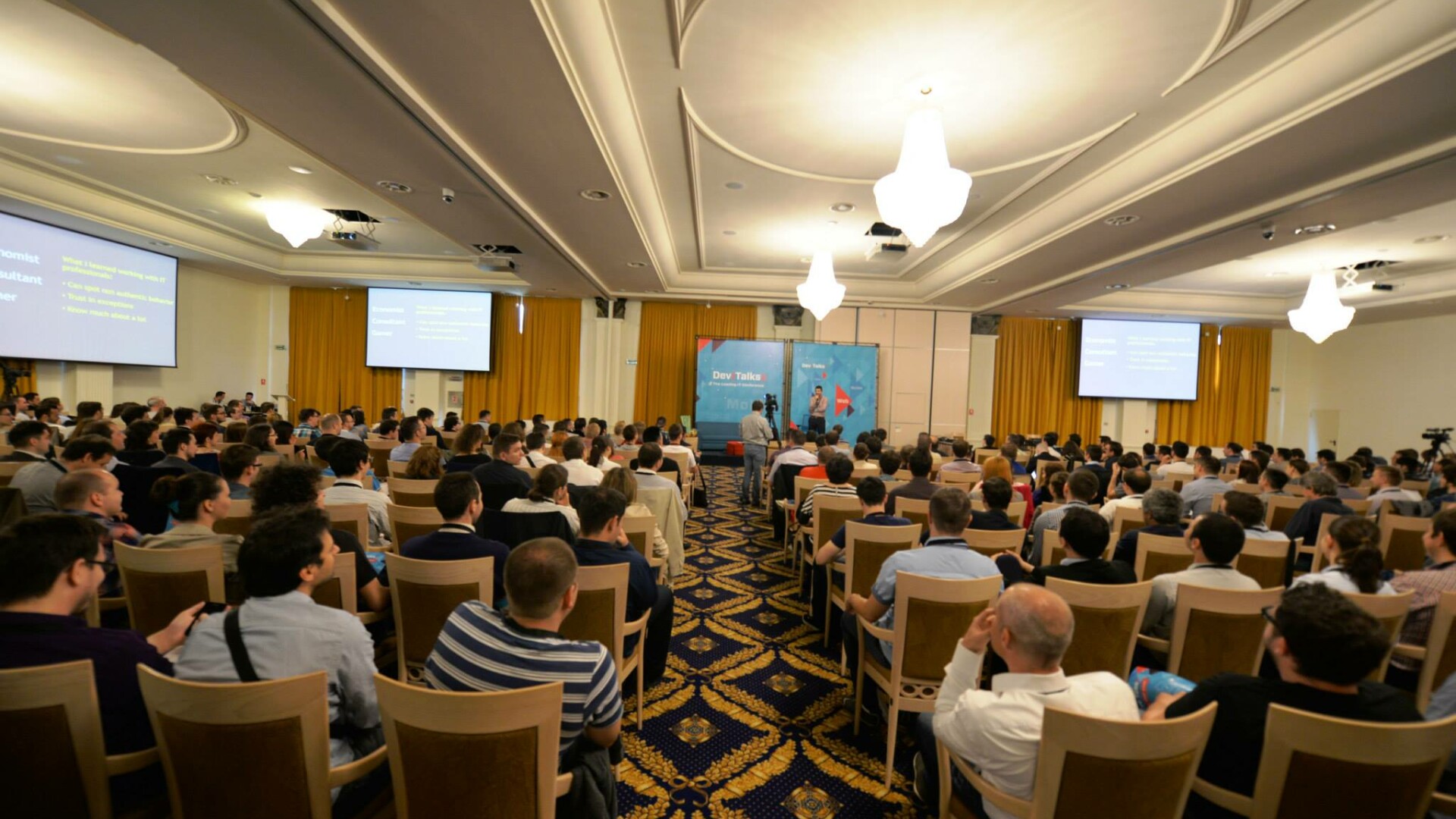 DevTalks Cluj-Napoca: peste 30 de speakeri locali si internationali si 800 de developeri si pasionati de tehnologie