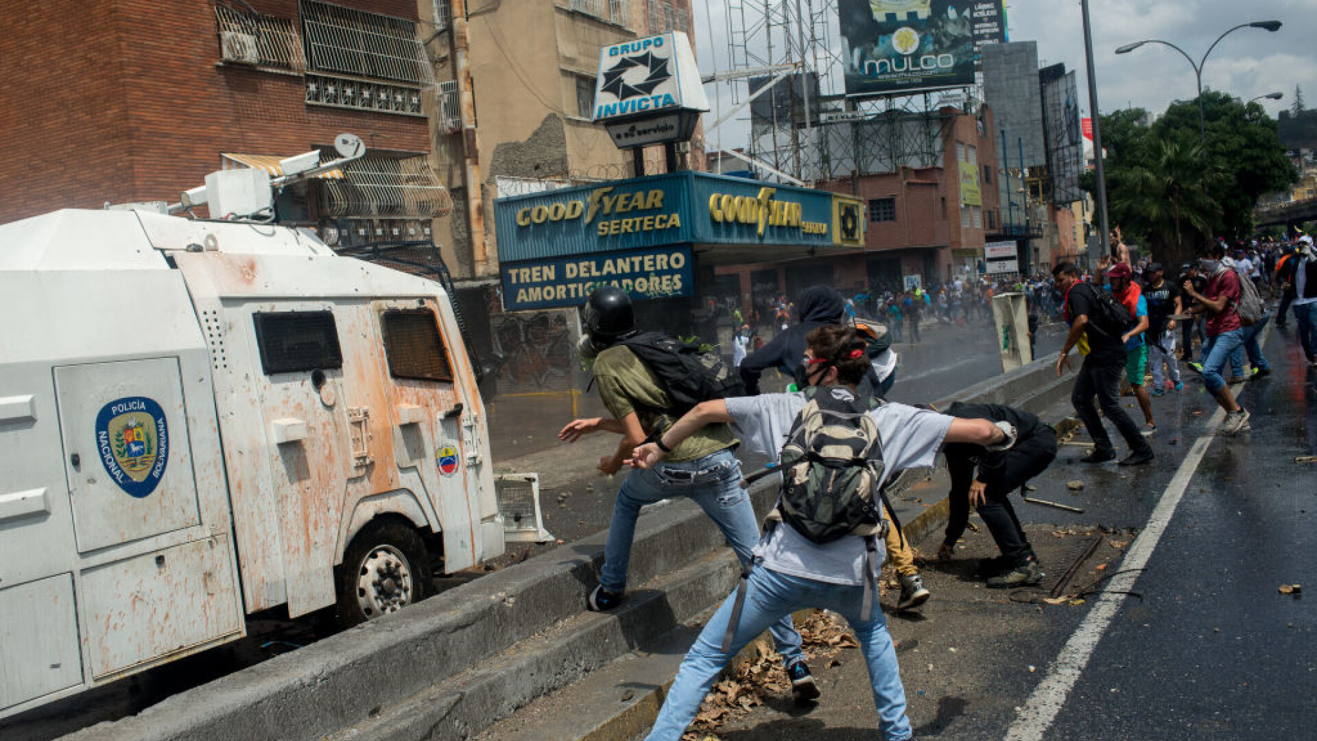 ciocnire intre protestatari si politie in Venezuela