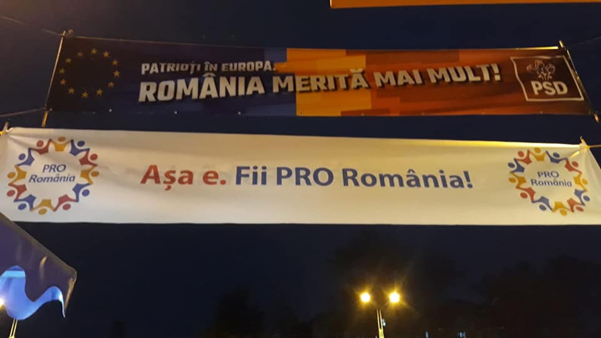 bannere PSD, Pro Romania