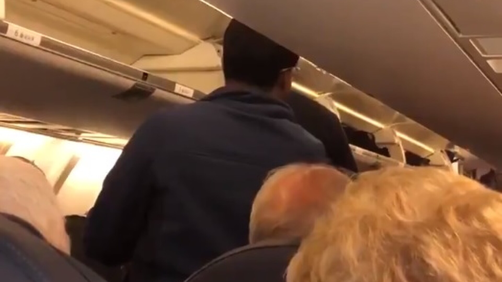 Momente de panică într-un avion de pasageri