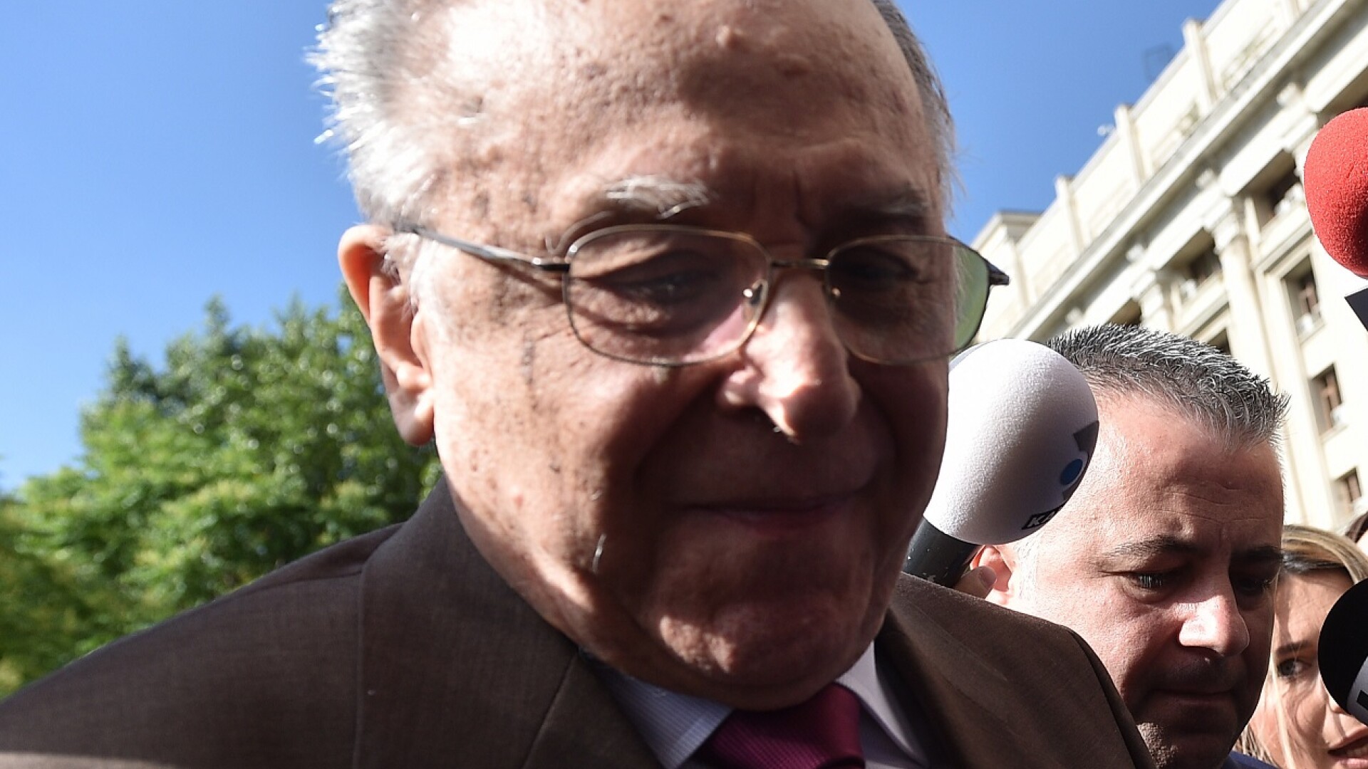 Fostul presedinte Ion Iliescu s-a prezentat la Parchetul General