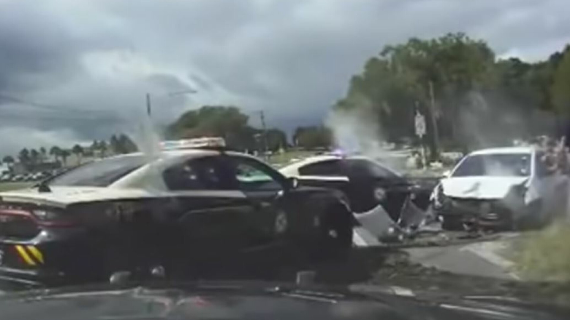3 tinere au pus pe jar polițiștii din Florida