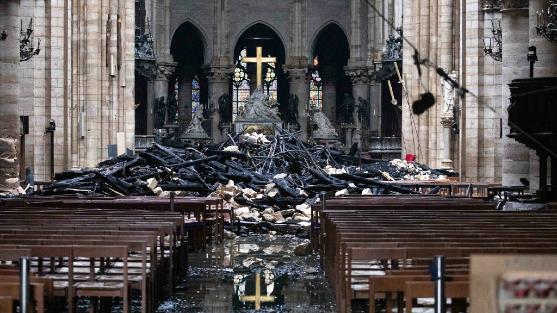 Primele imaginii din interiorul Catedralei Notre Dame - 6
