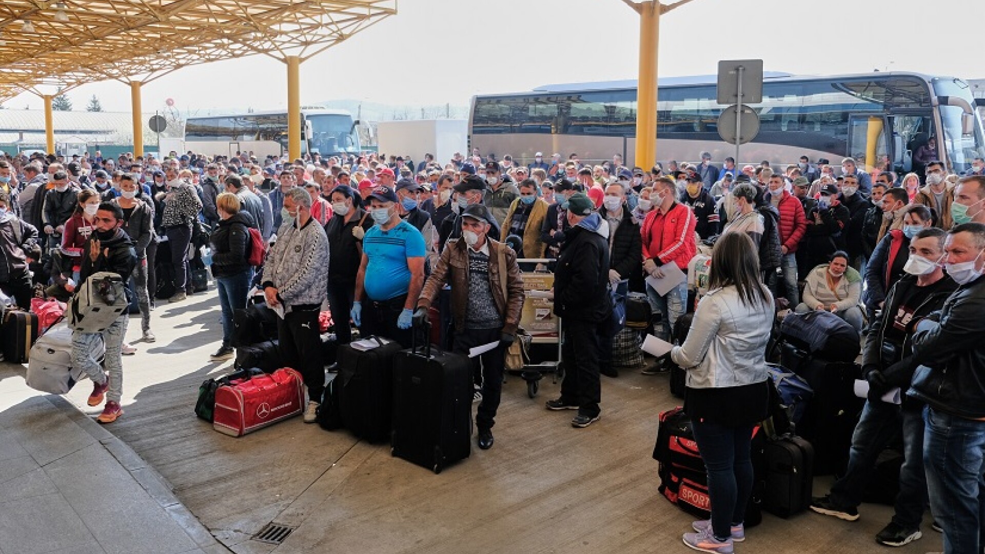 aglomeratie pe aeroportul din Cluj