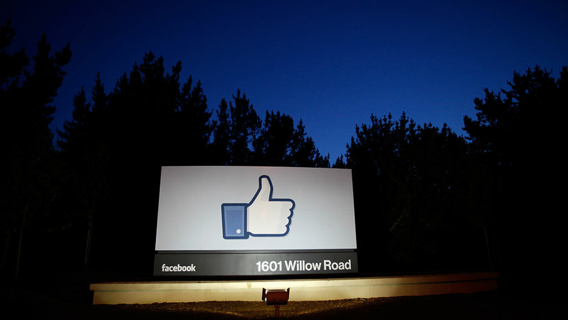 Facebook nu-i va anunța pe cei 533 de milioane de utilizatori ale căror conturi au fost furate și postate online