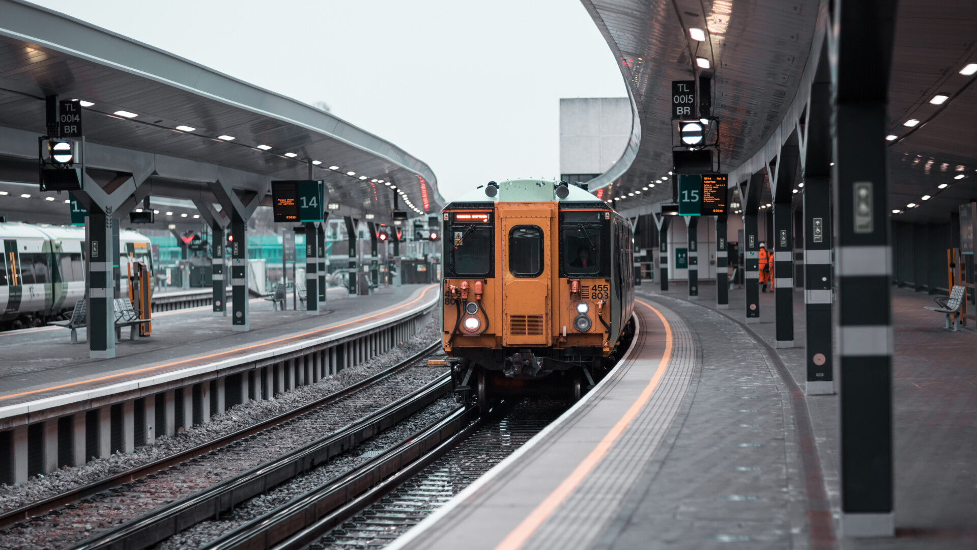 O gară din Londra, închisă și evacuate după ce un obiect suspect a fost găsit într-un tren
