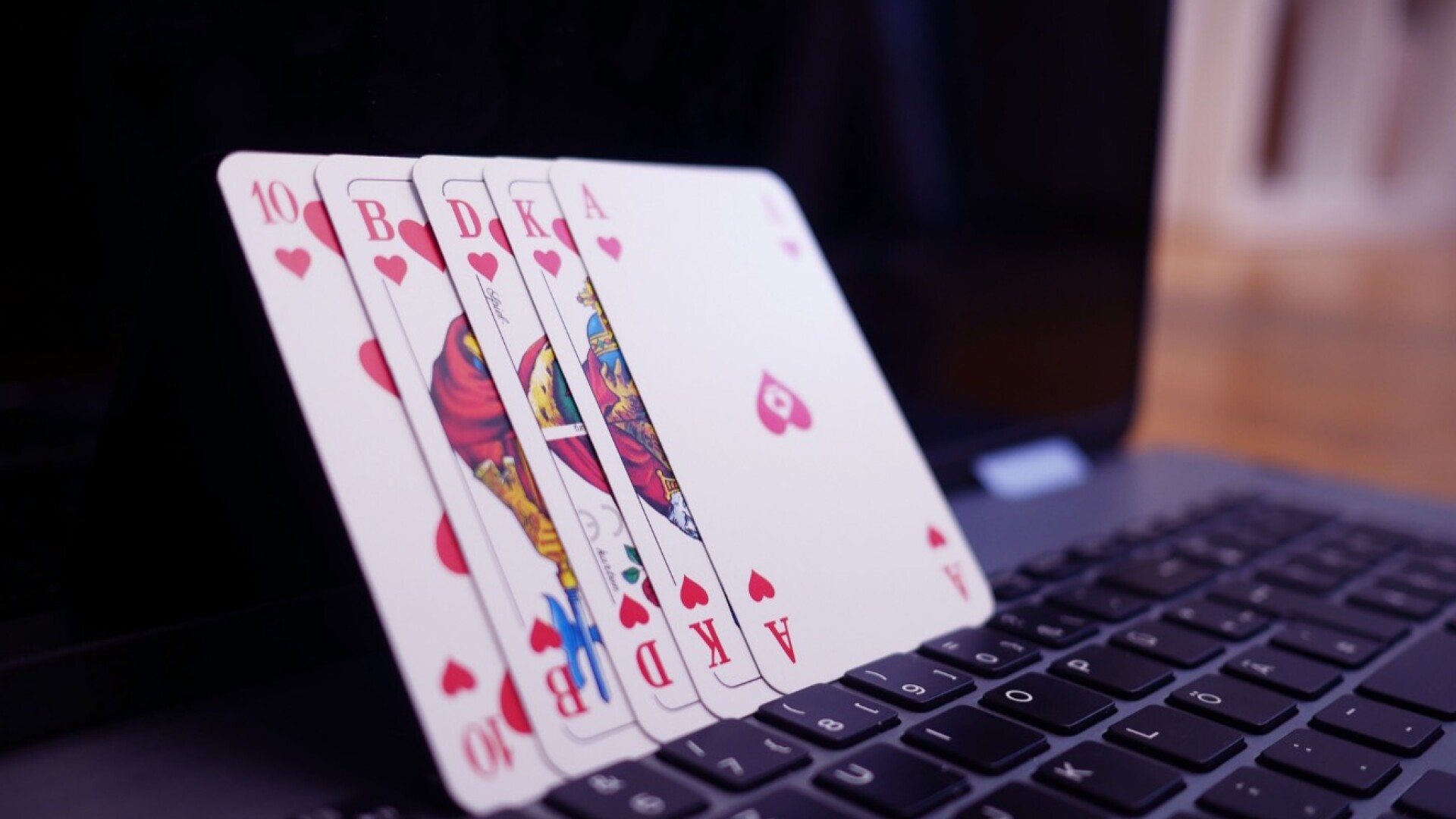 (P) Poker online în România