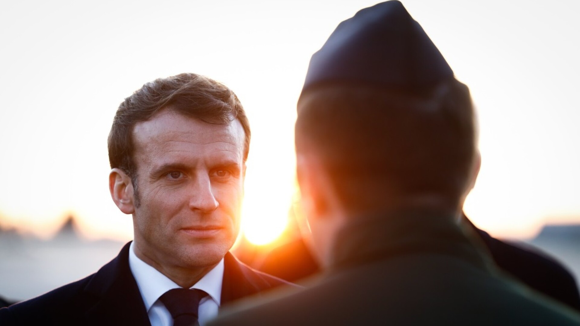 Scandal în Franţa, după ce mai mulți militari au anunțat că urmează ”dezintegrarea patriei”