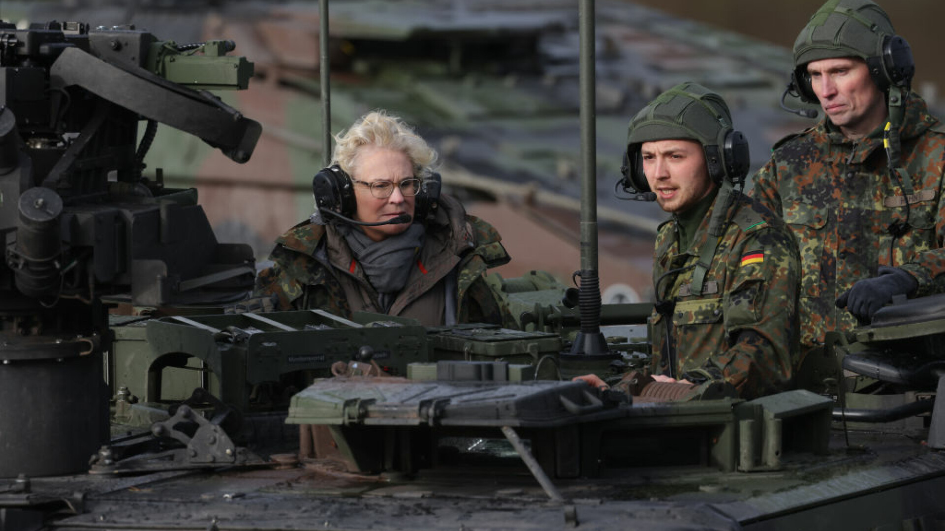 Ministrul german al Apărării spune că nu mai poate trimite arme Ucrainei pentru că stocurile Bundeswehr sunt la limită