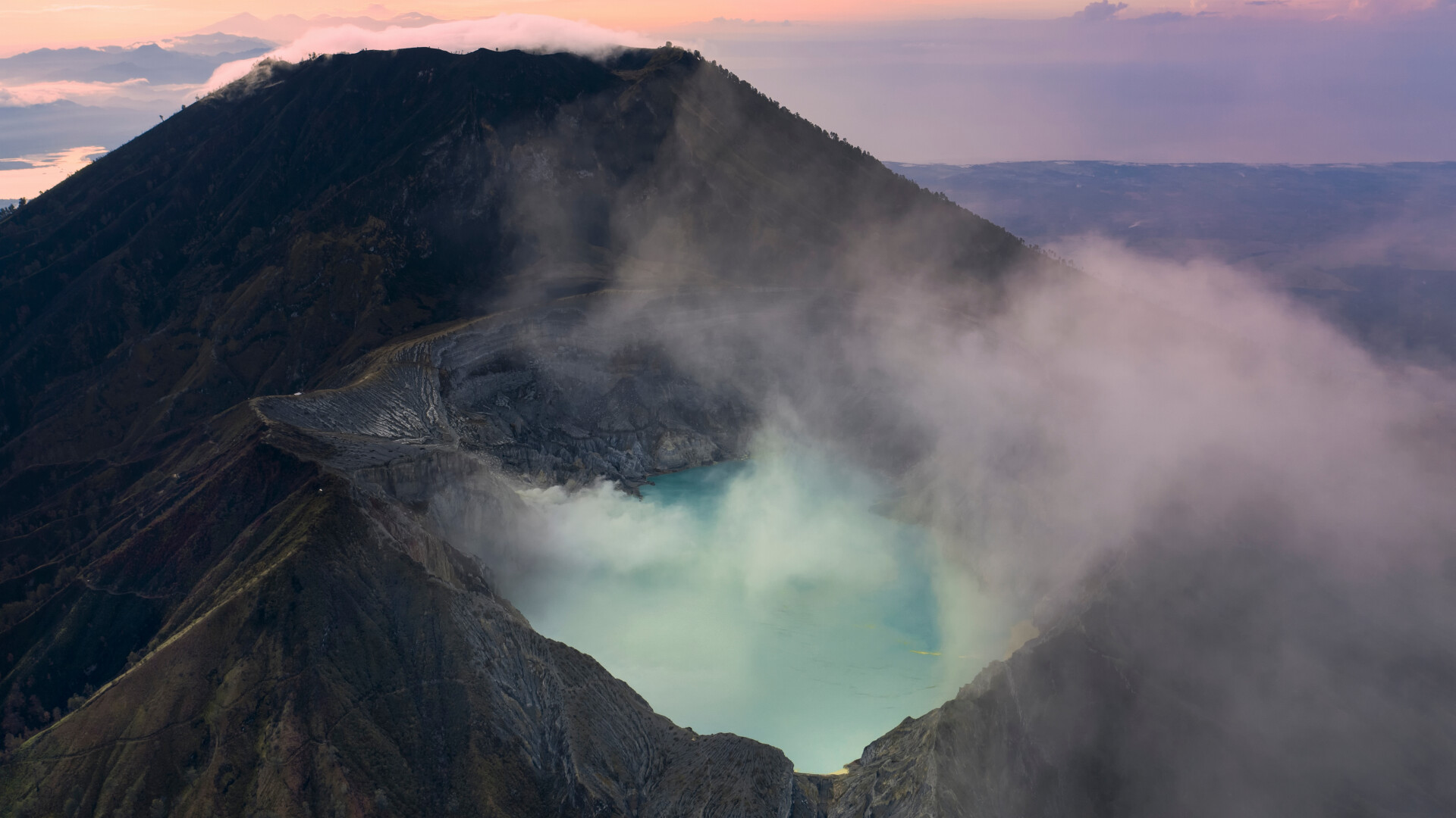 vulcanul Ijen