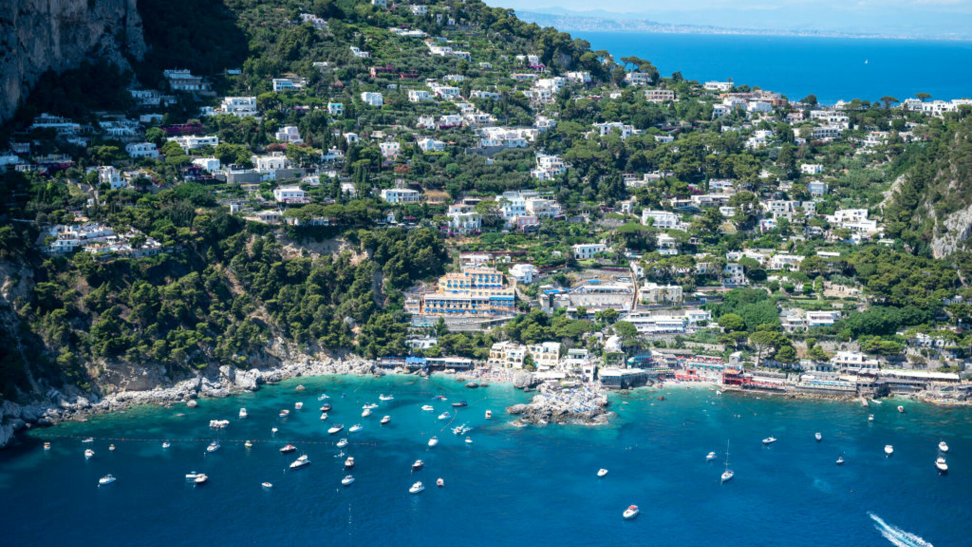 La famosa isola italiana chiusa ai turisti per mancanza d’acqua. “Una vera emergenza”