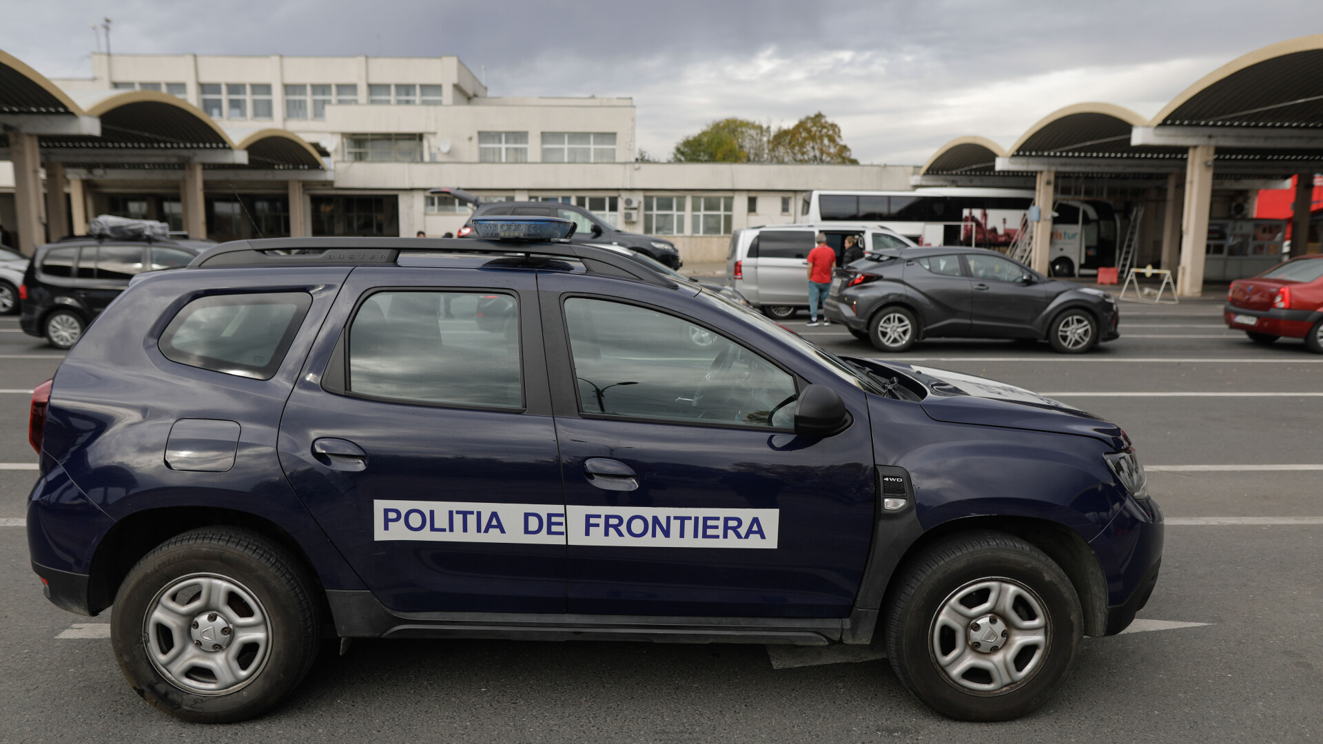 Captură de milioane de lei în Portul Constanța. Peste 350.000 de pachete de țigări de contrabandă, ascunse într-un container