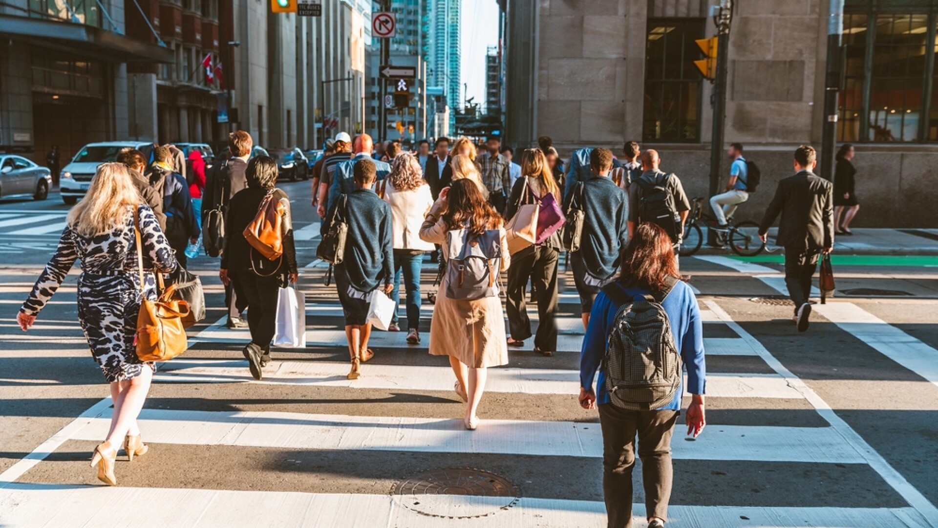 oameni pe strada canada
