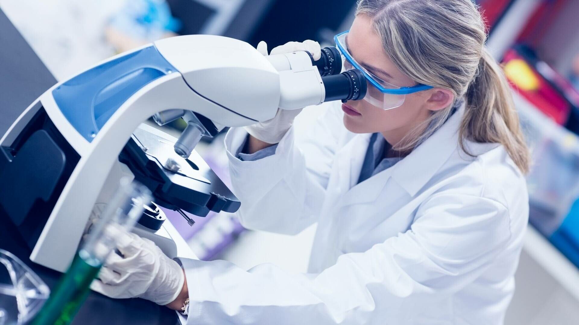 cercetatoare, laborator