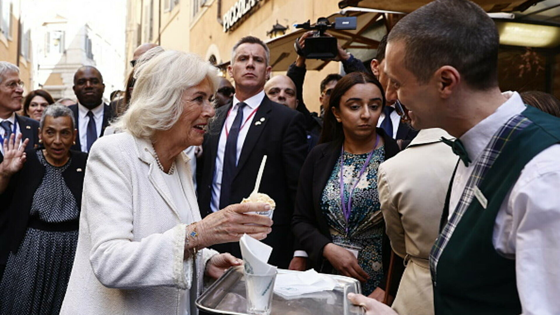 Regina Camilla şi regele Charles