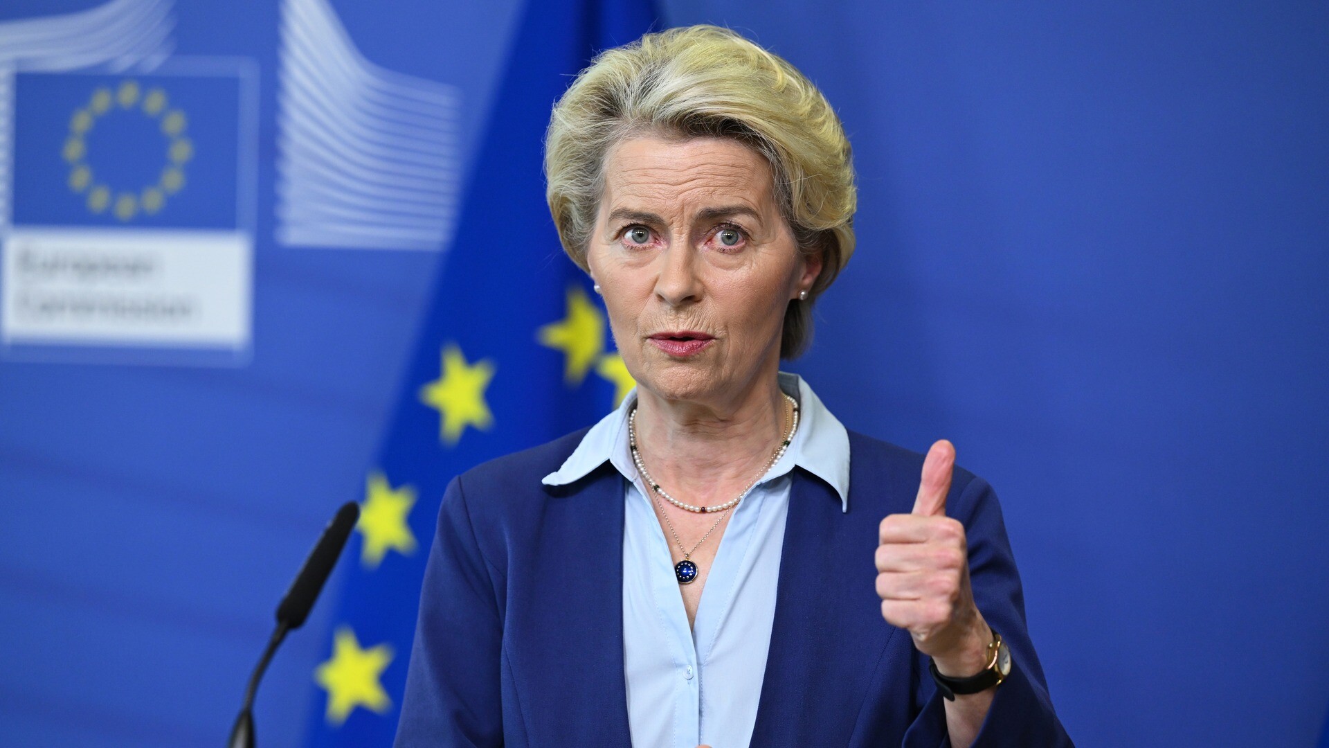 Moțiunea de cenzură împotriva lui von der Leyen rupe rândurile. Grupurile parlamentare care s-ar abține la vot, ca „protest”