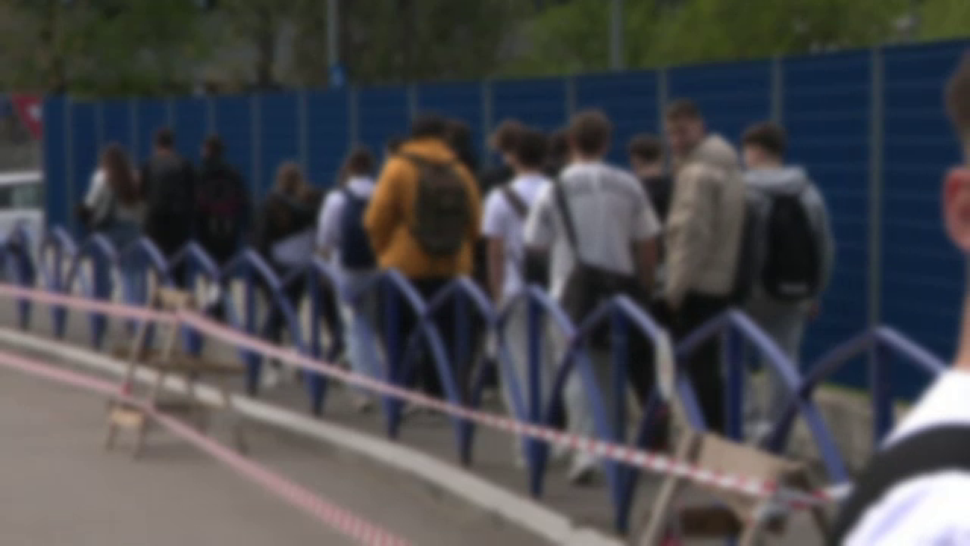 Răspunsul Inspectoratului Școlar în cazul elevei de 14 ani care a primit droguri de la tânărul de 25 de ani, în curtea școlii