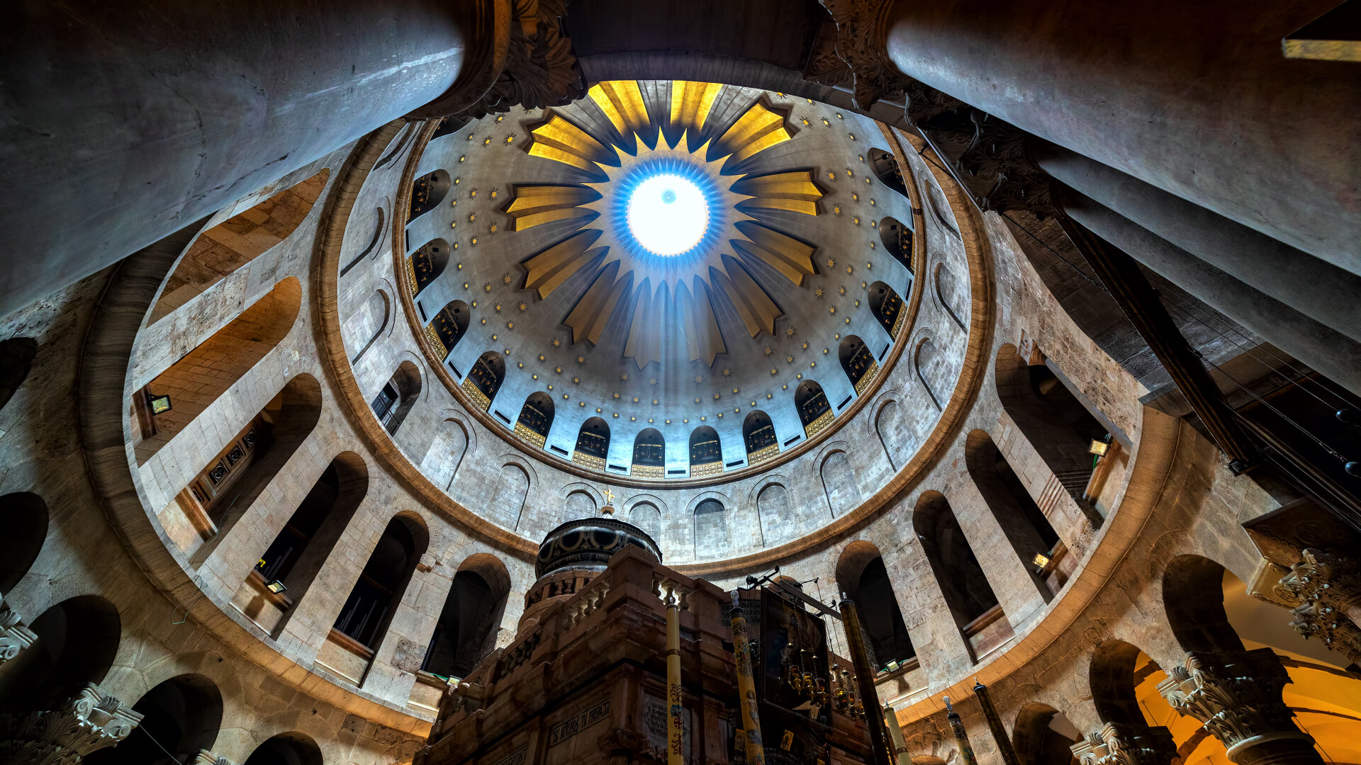 Biserica Sf Mormant