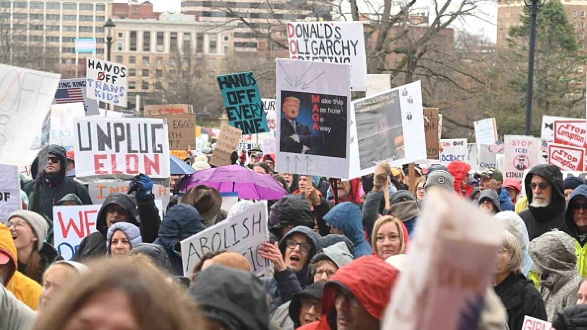 Proteste anti-Trump în SUA. Mii de oameni au ieşit pe străzi. „O perioadă foarte periculoasă pentru libertate”. FOTO & VIDEO