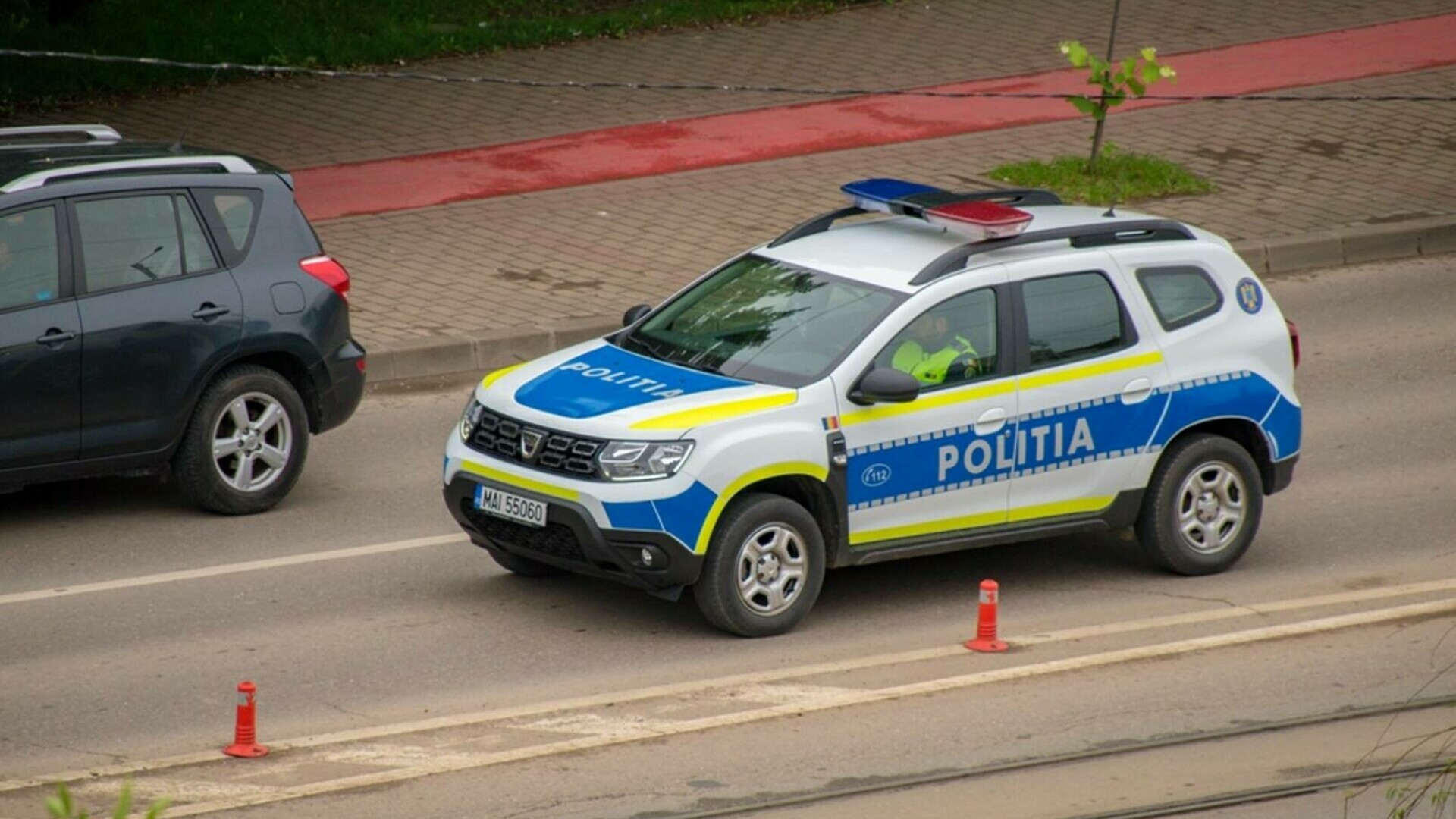 Un bărbat s-a spânzurat cu firul telefonului din celulă, în arestul Poliției Gorj. Acesta era suspectat de crimă