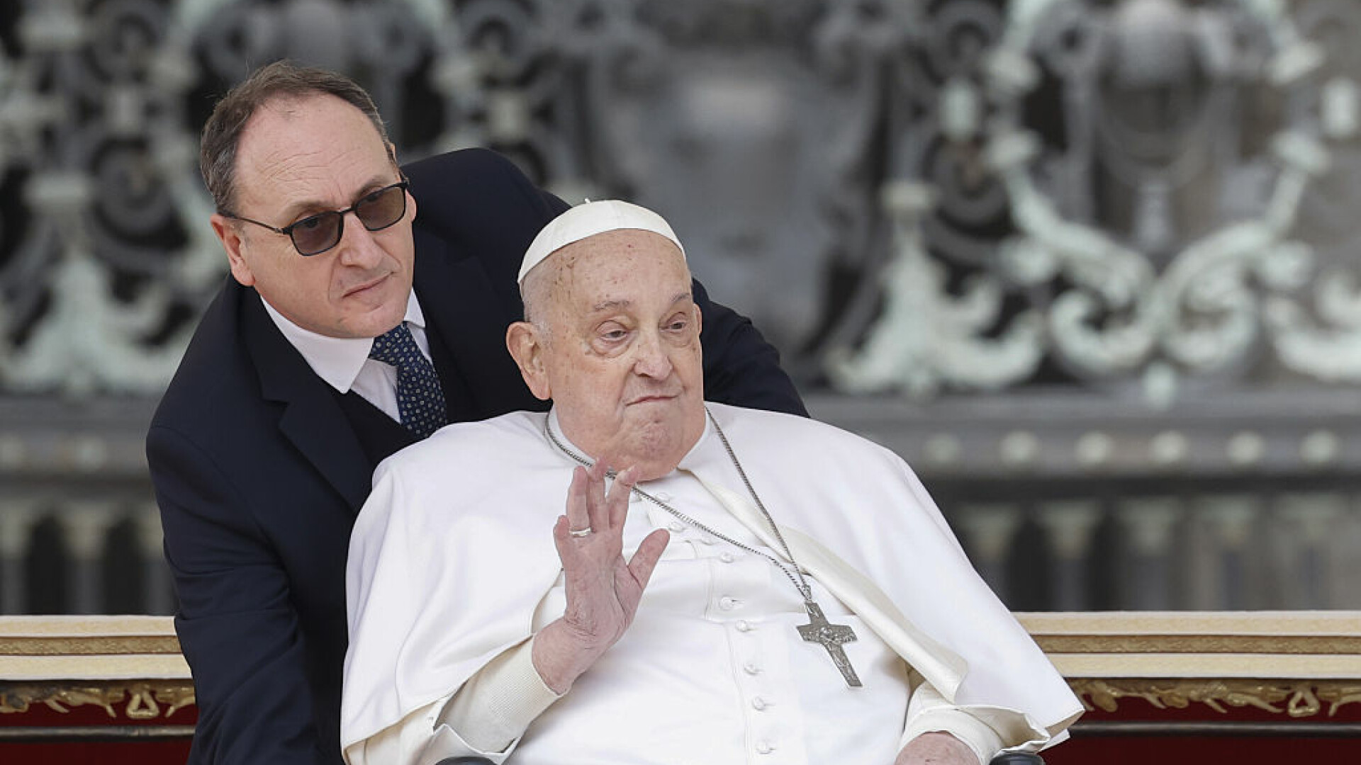 Papa Francisc si infirmierul său