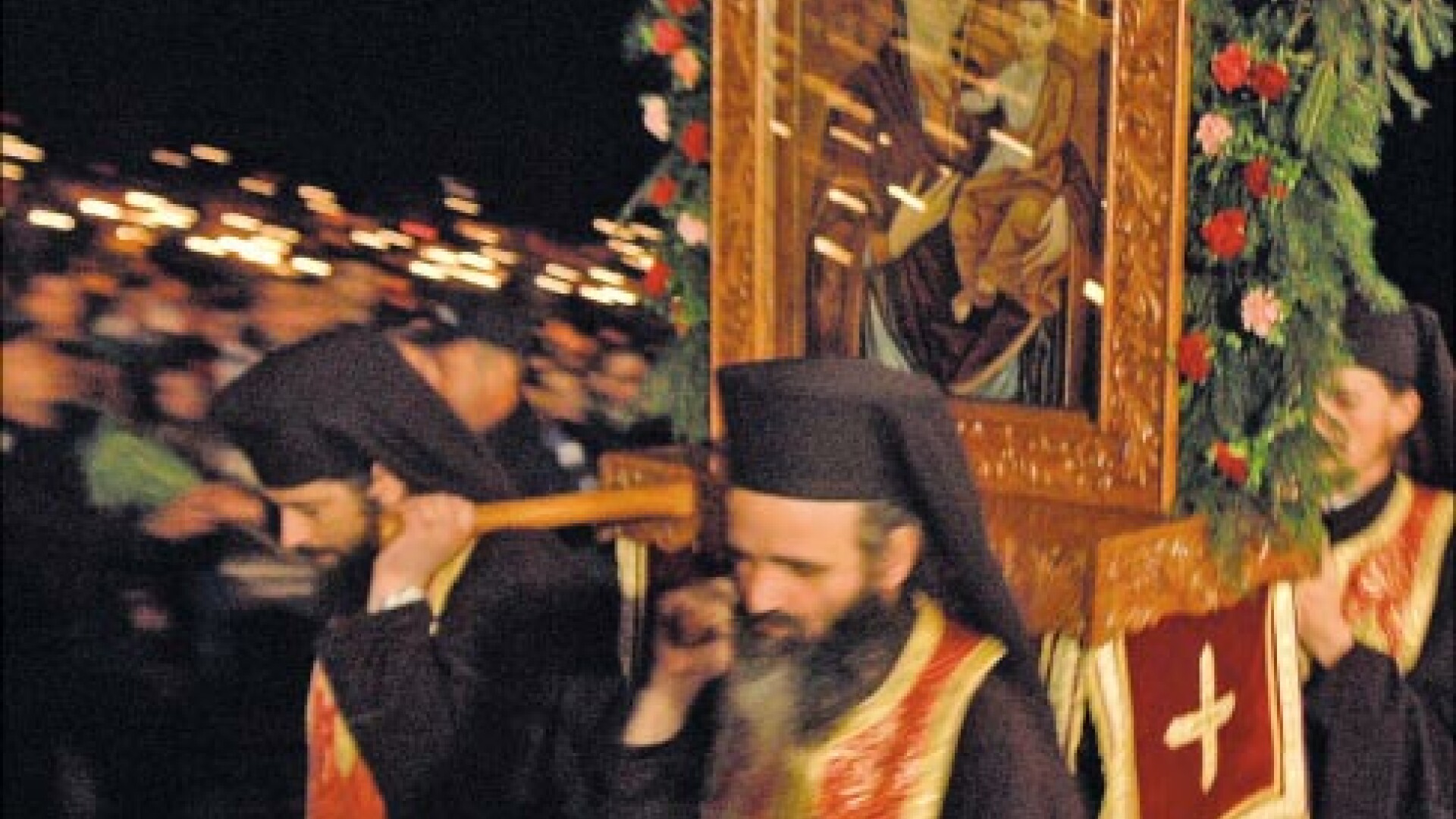 Sfânta Maria a adunat mii de credincioşi la mănăstirea Nicula