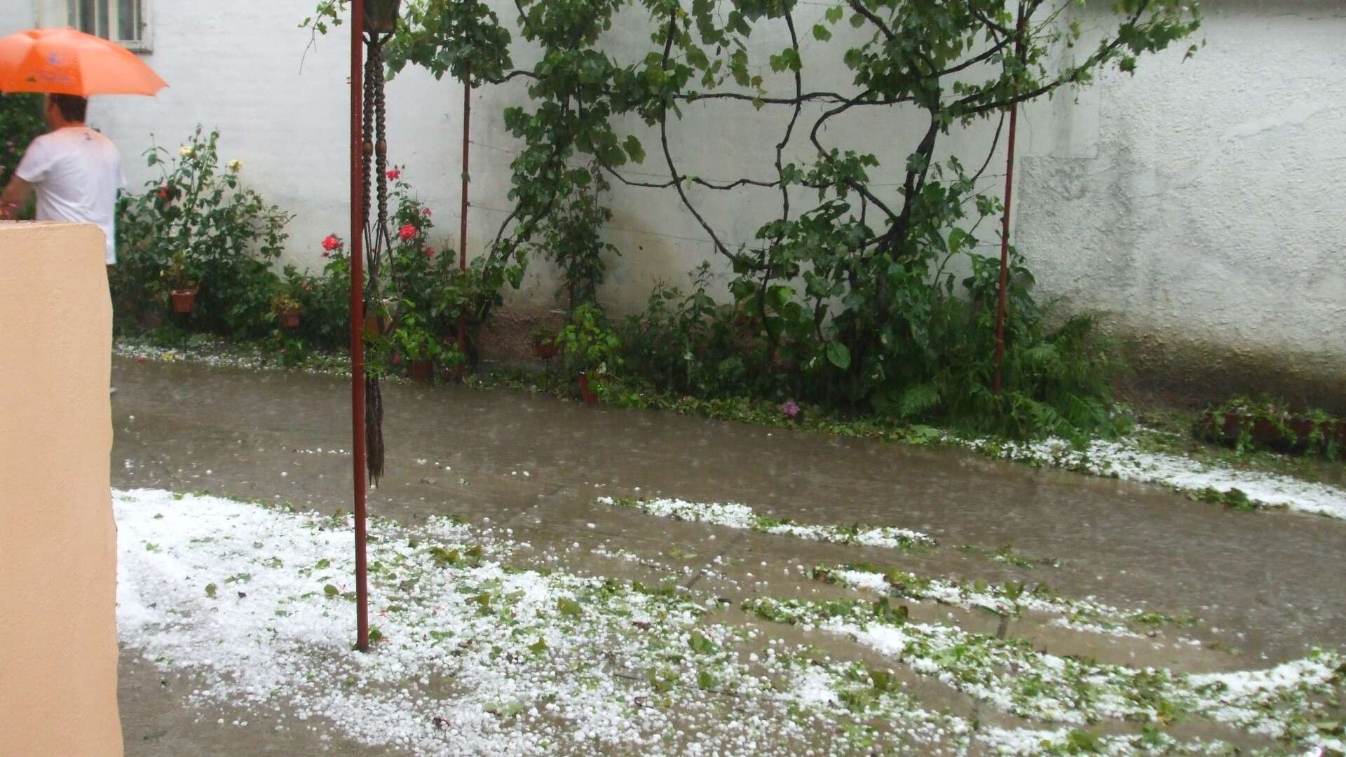 Furtuni, grindina, inundatii