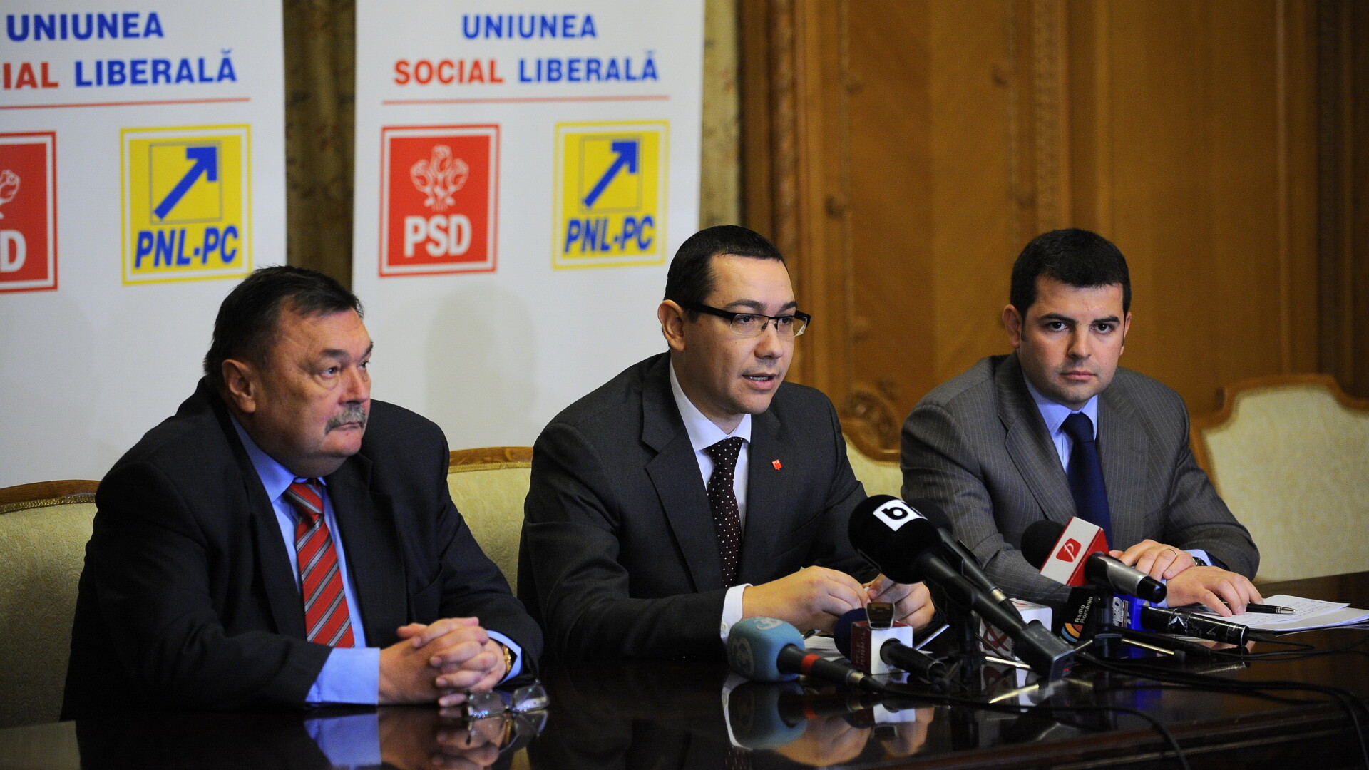 Victor Paul Dobre (S), Victor Ponta (C), Daniel Constantin (D),