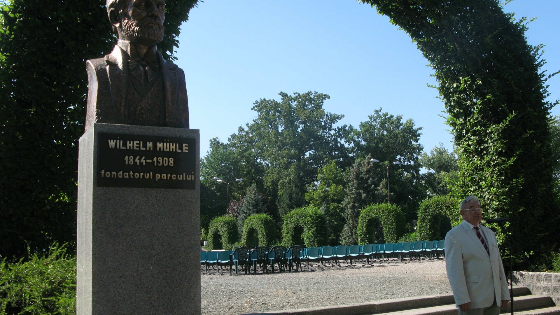 dezvelire bust Wilhelm Muhle