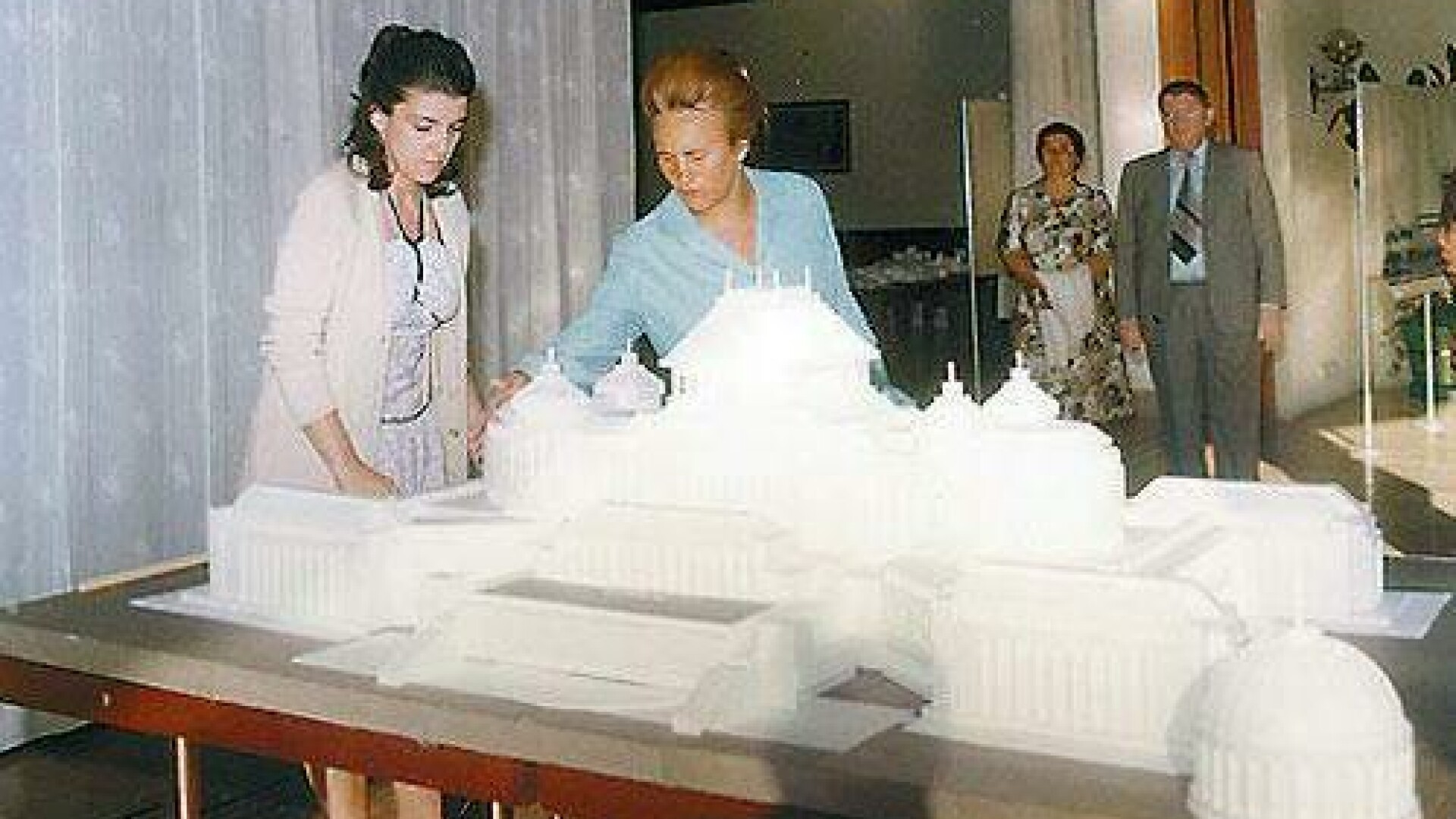 Anca Petrescu si Elena Ceausescu