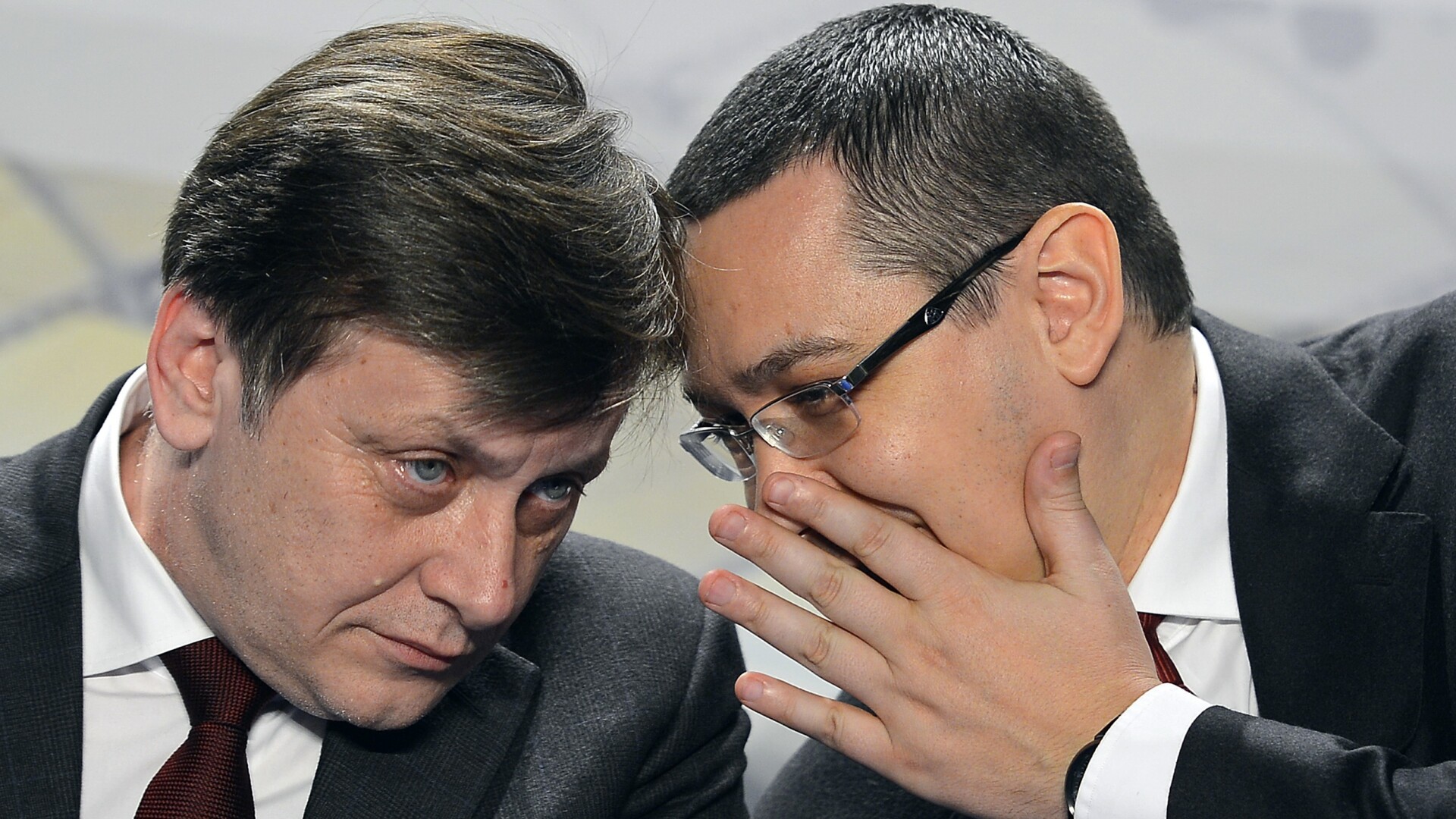 Crin Antonescu, Victor Ponta - cover