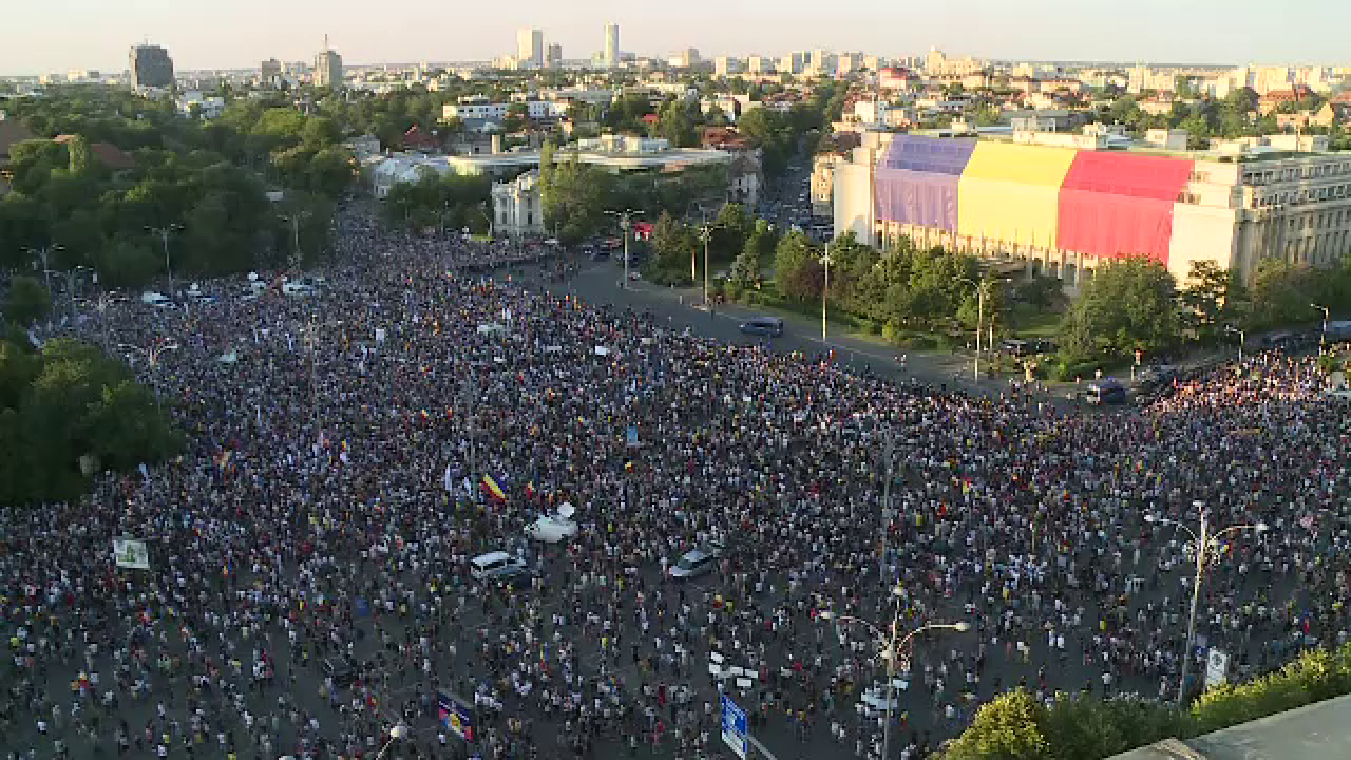 Protest in Piata Victoriei, 10 august