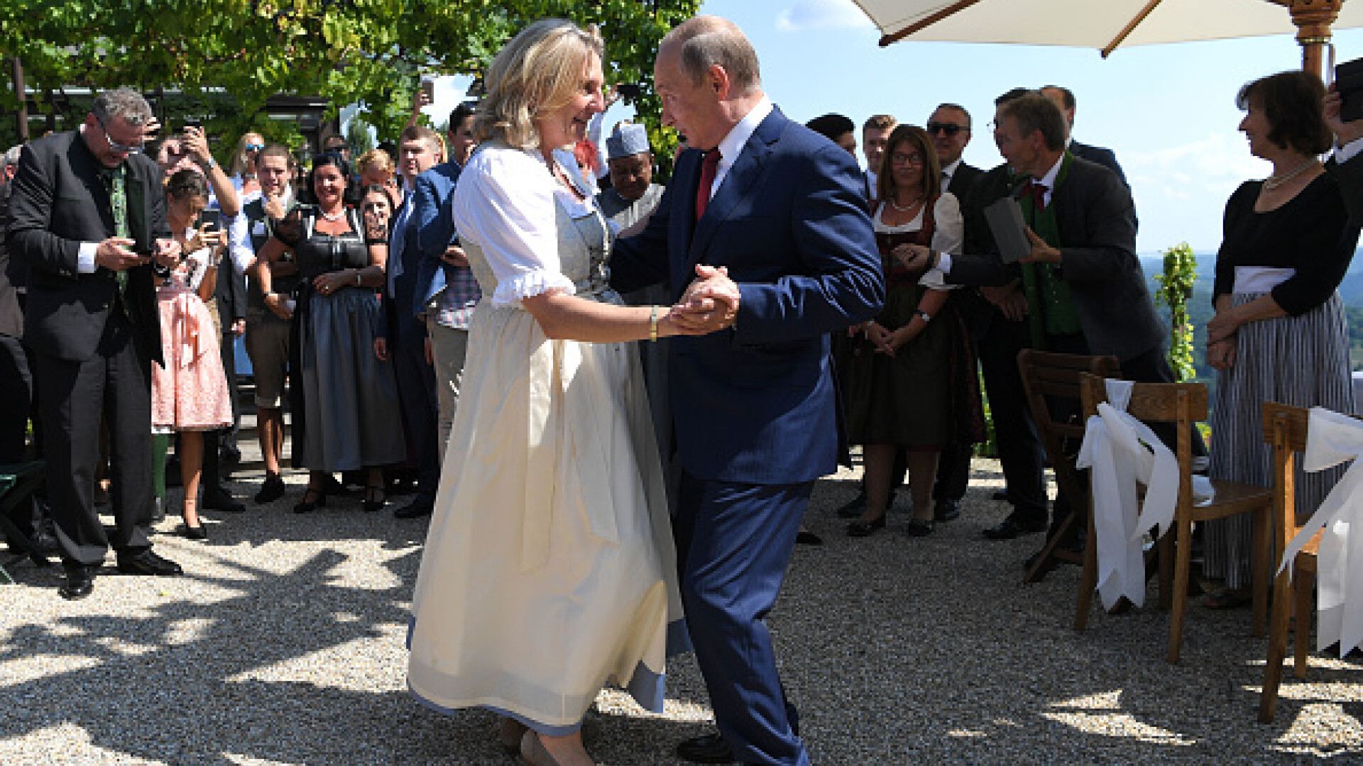 Putin a dansat la nunta ministrului de Externe al Austriei