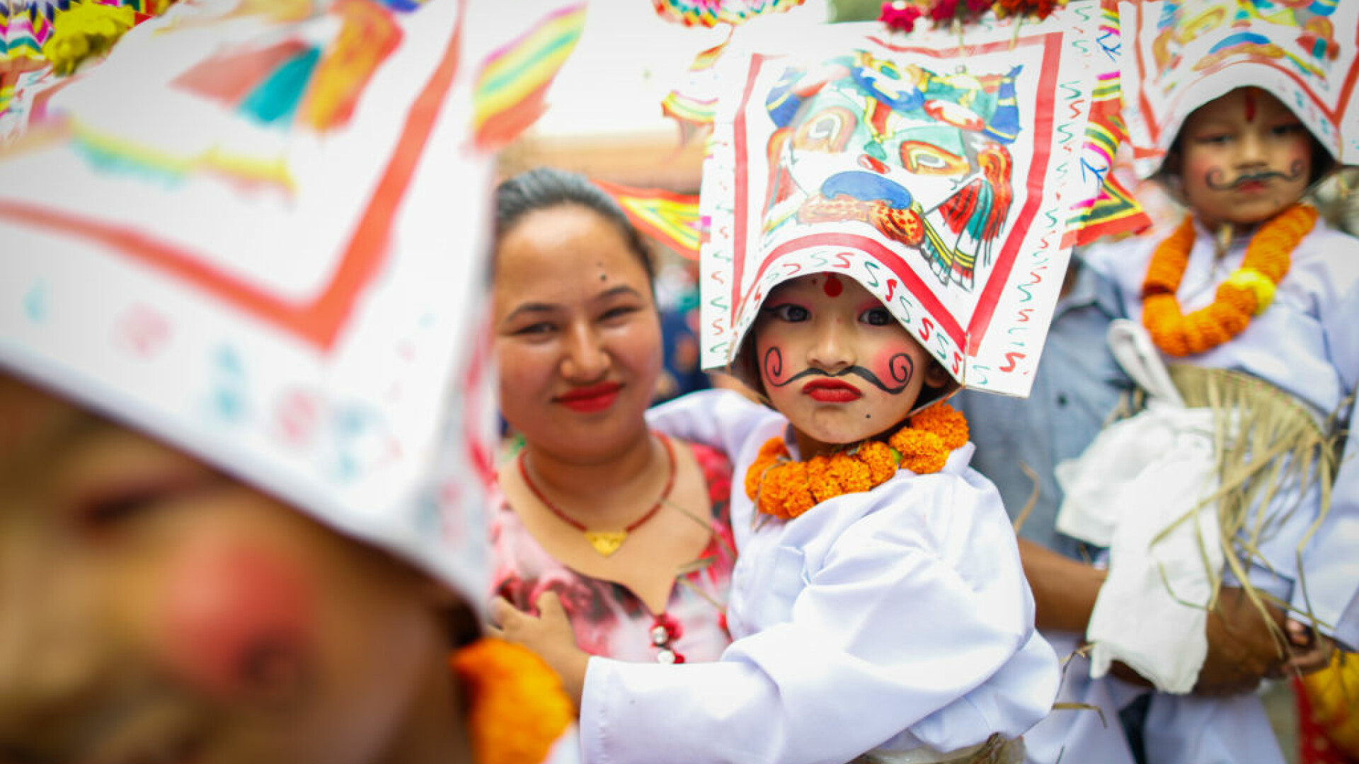 Paradă la un festival din Nepal, dedicat persoanelor dragi care au decedat