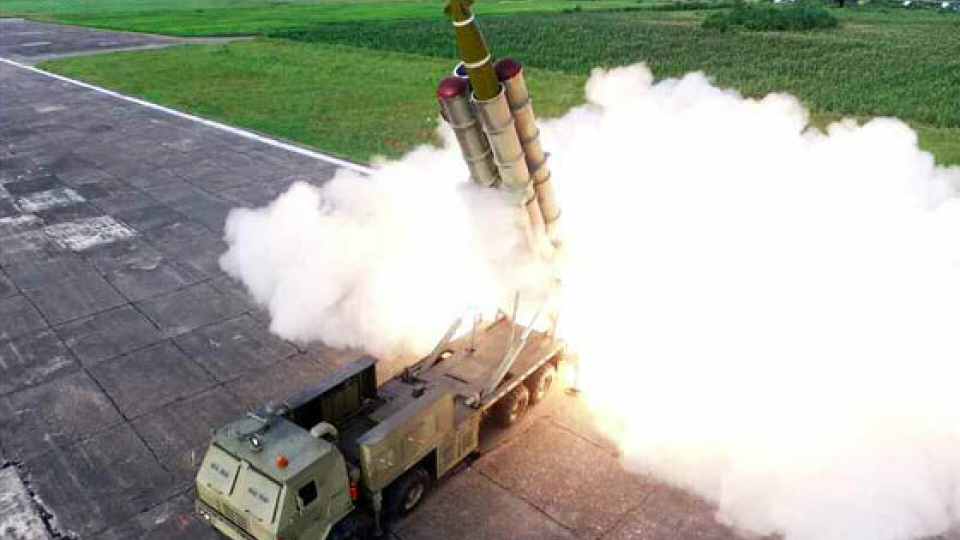Test al unui lansator multiplu de rachete, in Coreea de Nord - 2
