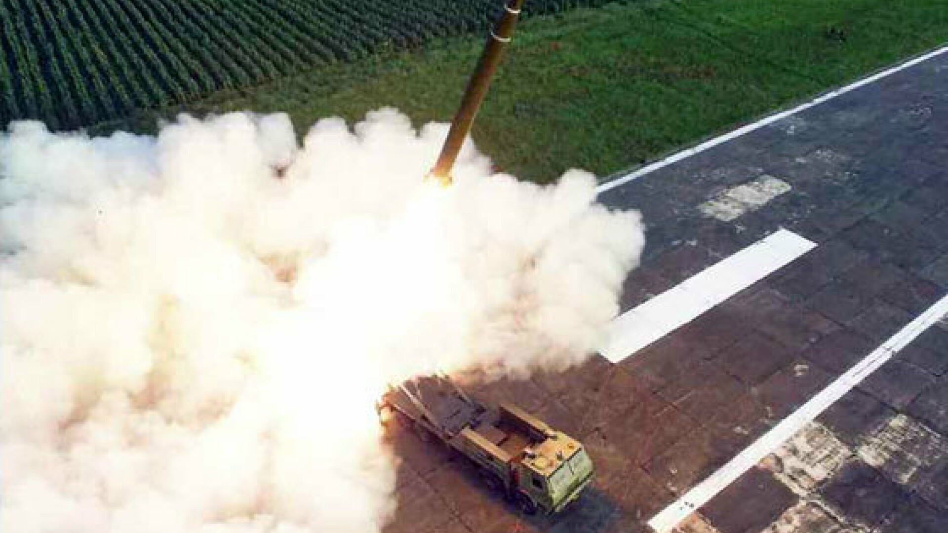 Test al unui lansator multiplu de rachete, in Coreea de Nord - 8