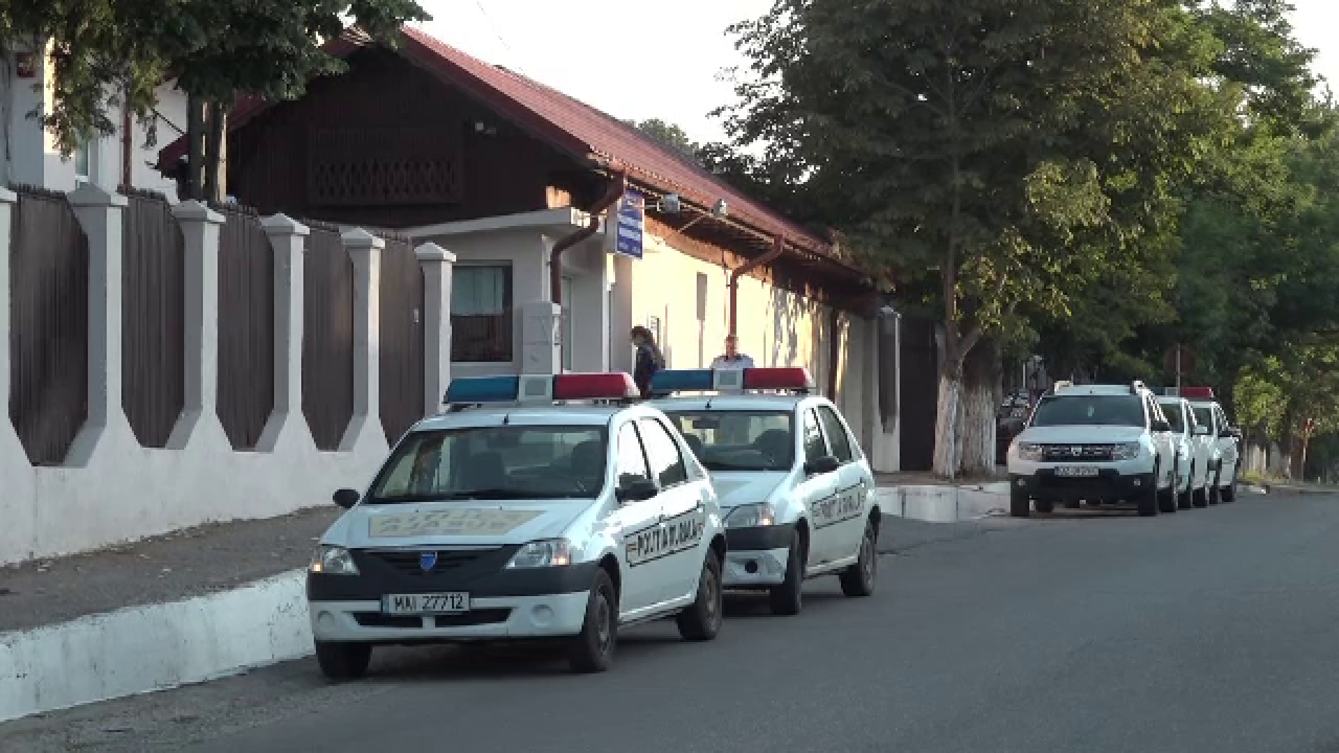Anchetă la Buzău după ce o polițistă ar fi ţinut cu forţa 2 copii într-o gheretă