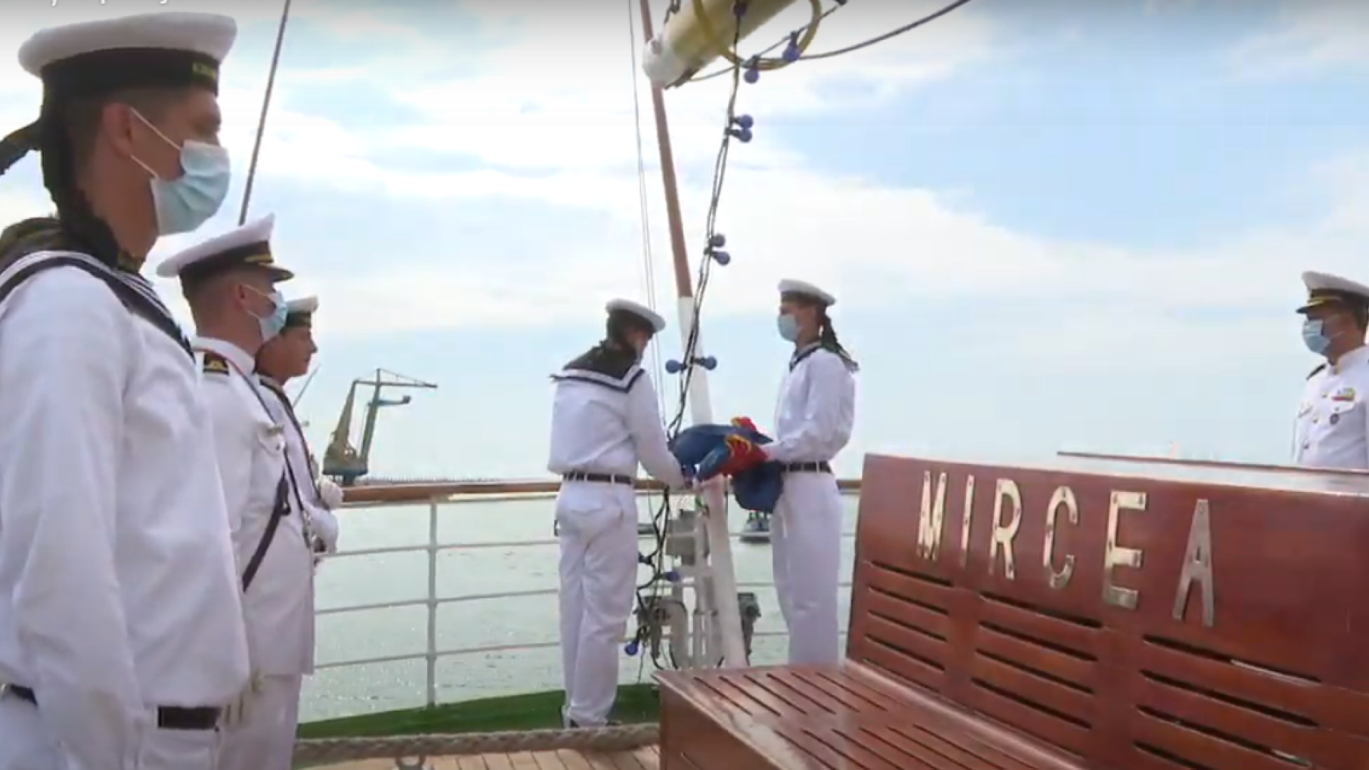 Orban, mesaj către marinari: ”Oameni pregătiți mereu să înfrunte pericole”