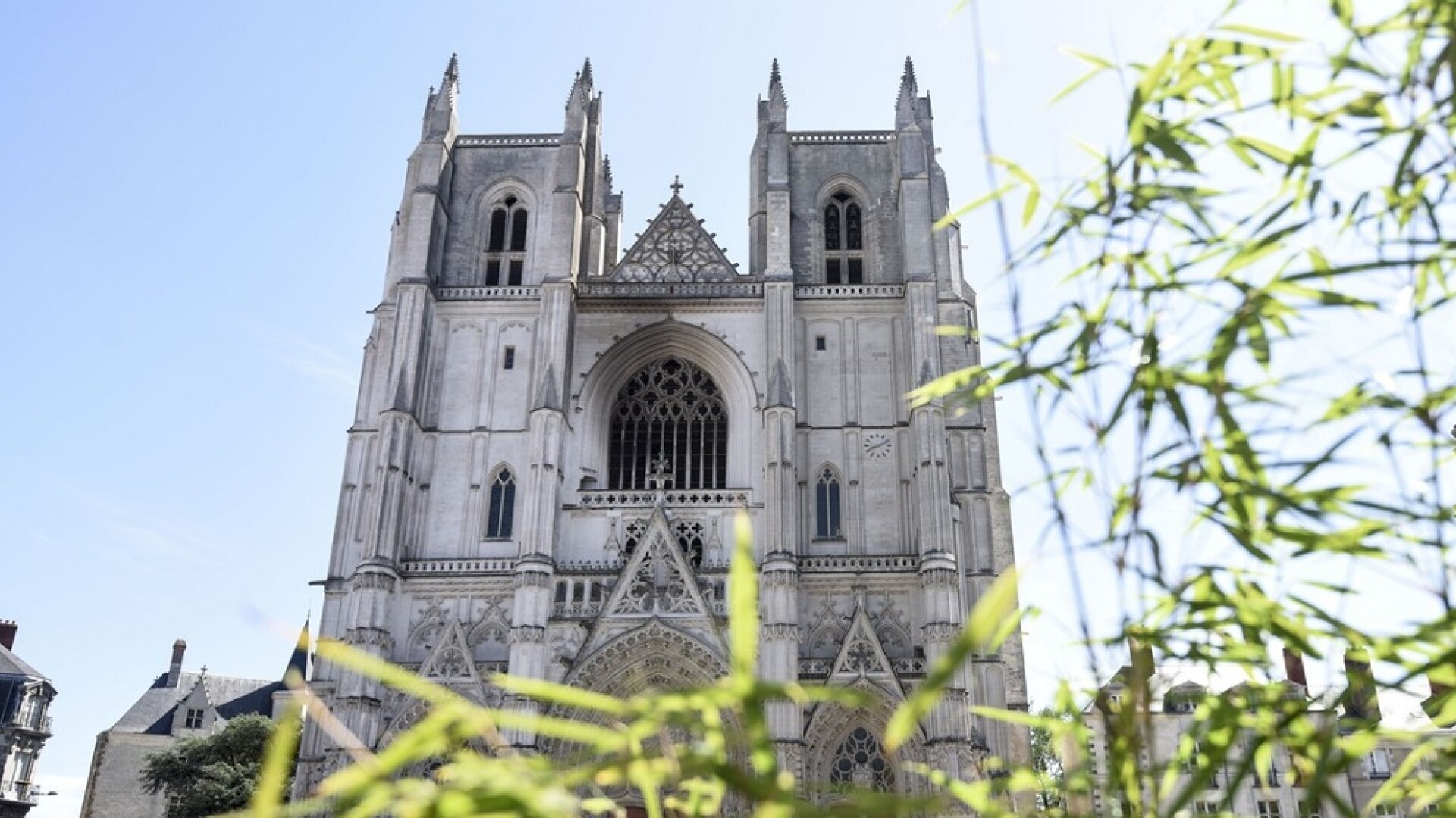 Un preot din Franța a fost ucis de bărbatul care anul trecut a incendiat catedrala din Nantes