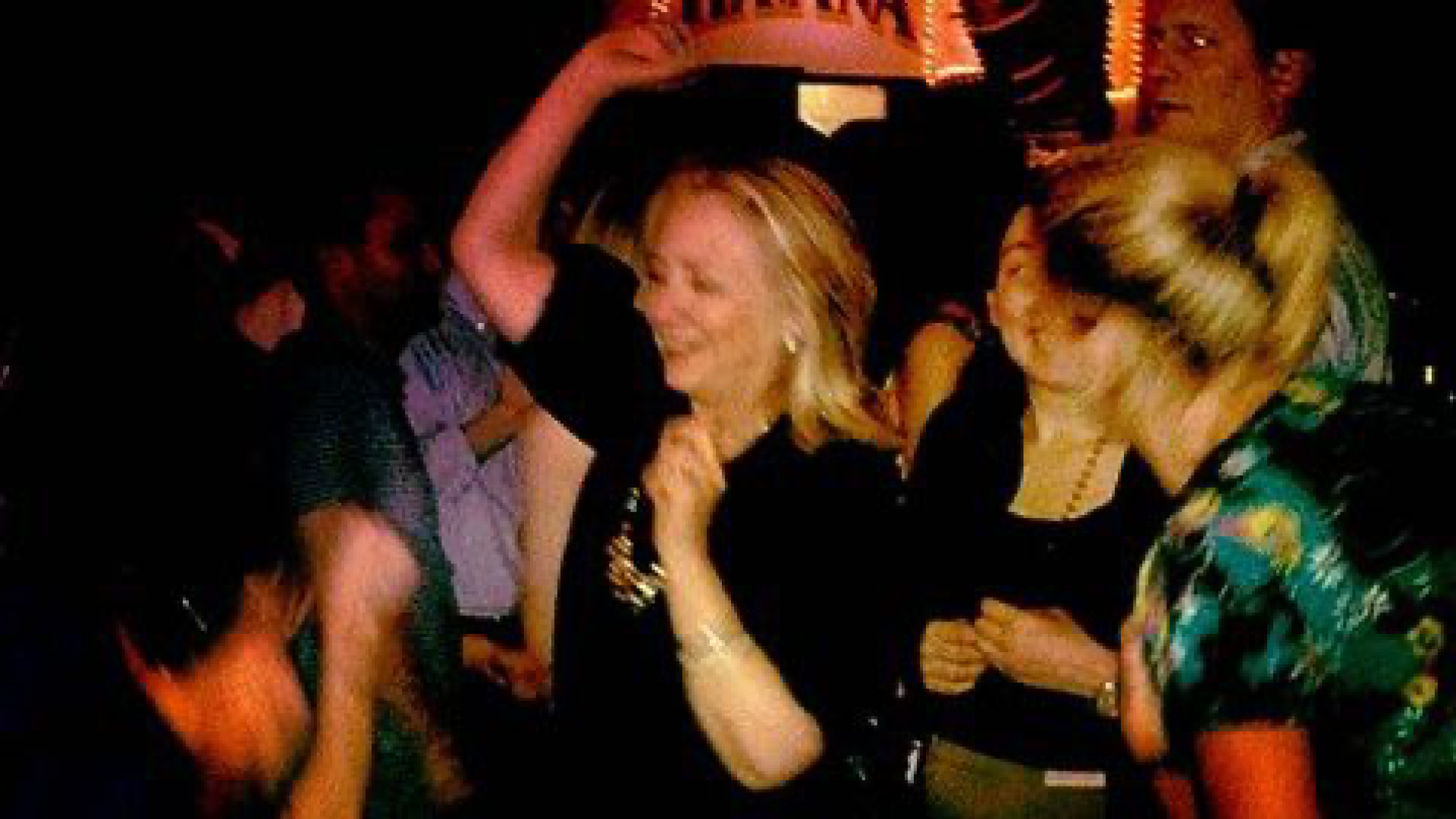 Hillary Clinton și-a arătat susținere față de Sanna Marin, postând o poză în care și ea dansează, ca secretar de stat