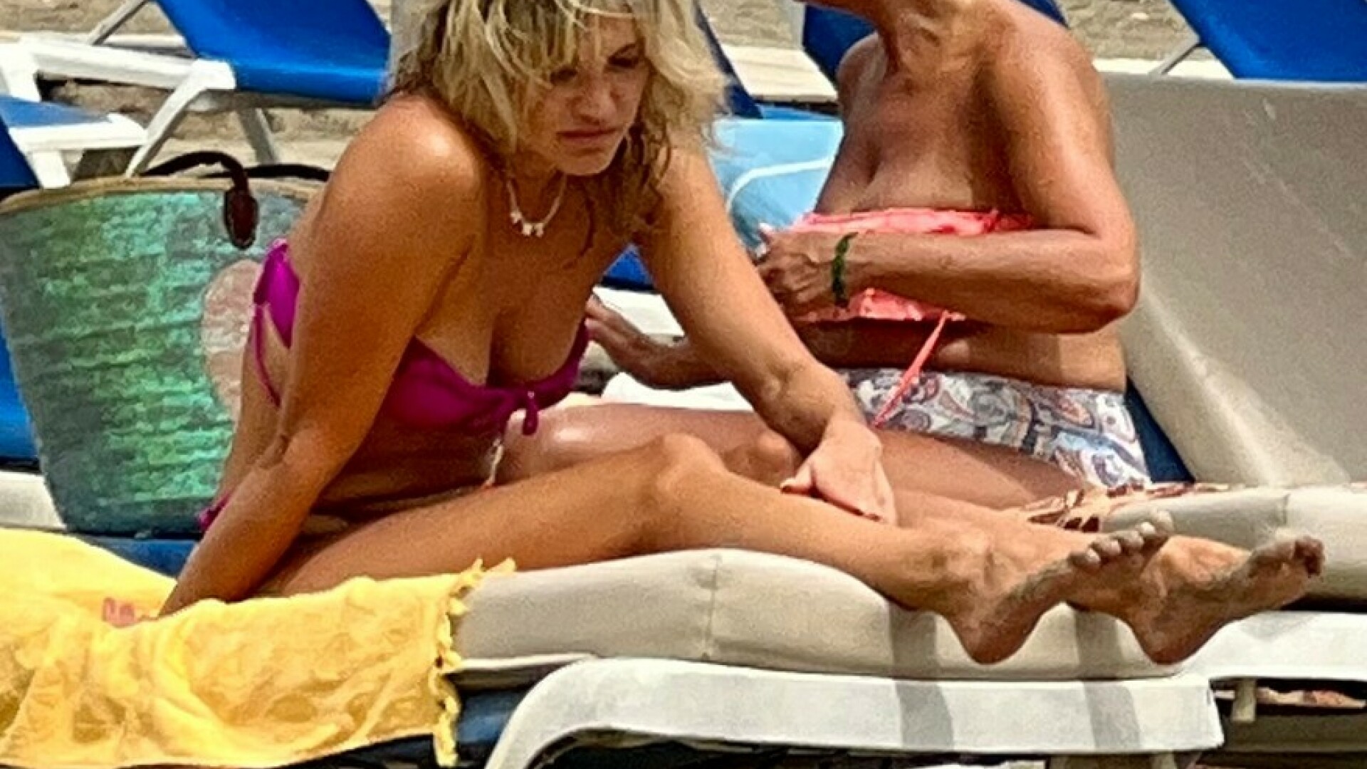 Ashley Roberts, fosta membră „The Pussycat Dolls”, și-a arătat fizicul tonifiat pe o plajă din Marbella | GALERIE FOTO - 18