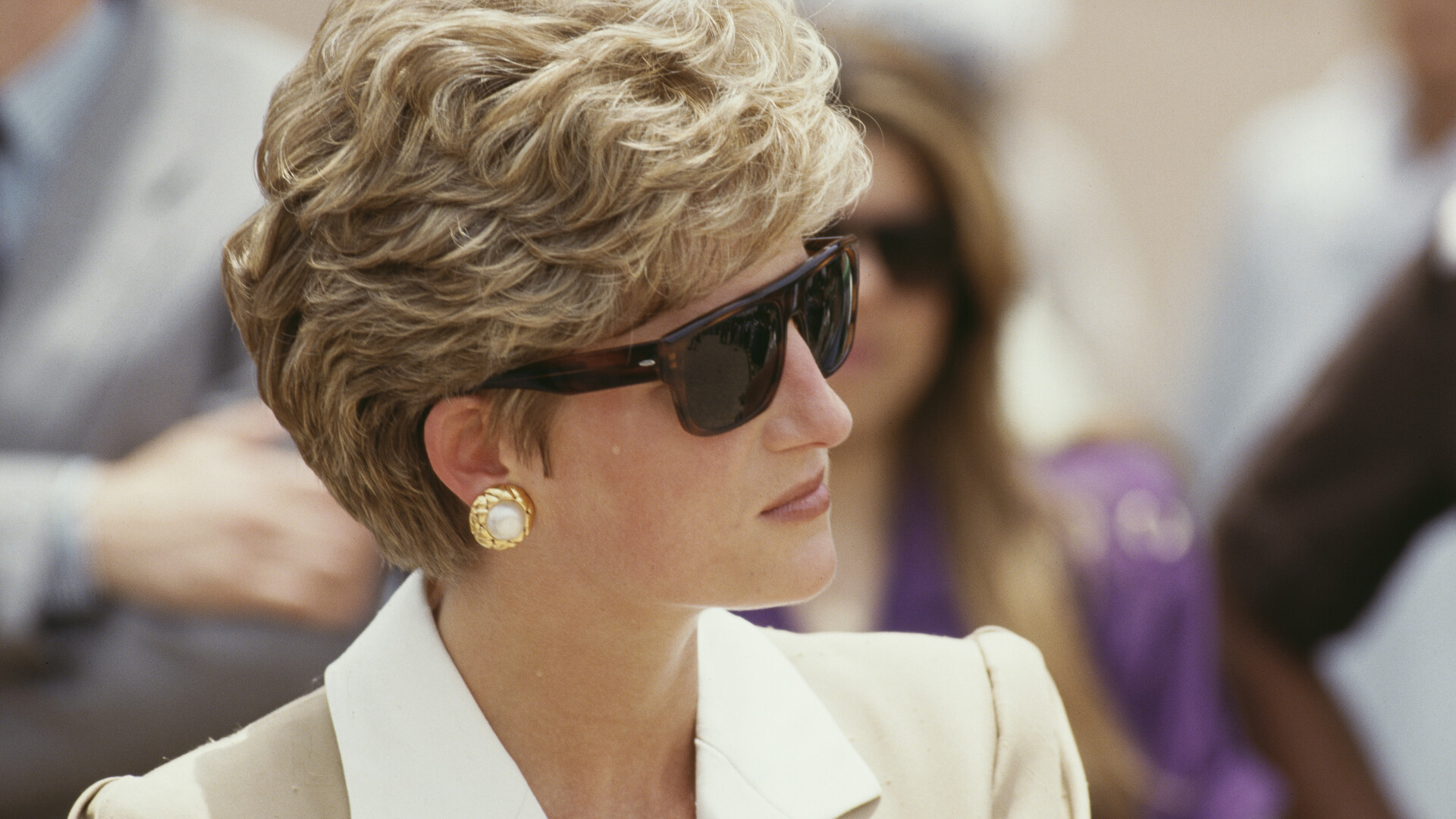 Prințesa Diana ar fi împlinit 64 de ani. Povestea emoționantă a „prințesei inimilor”. GALERIE FOTO