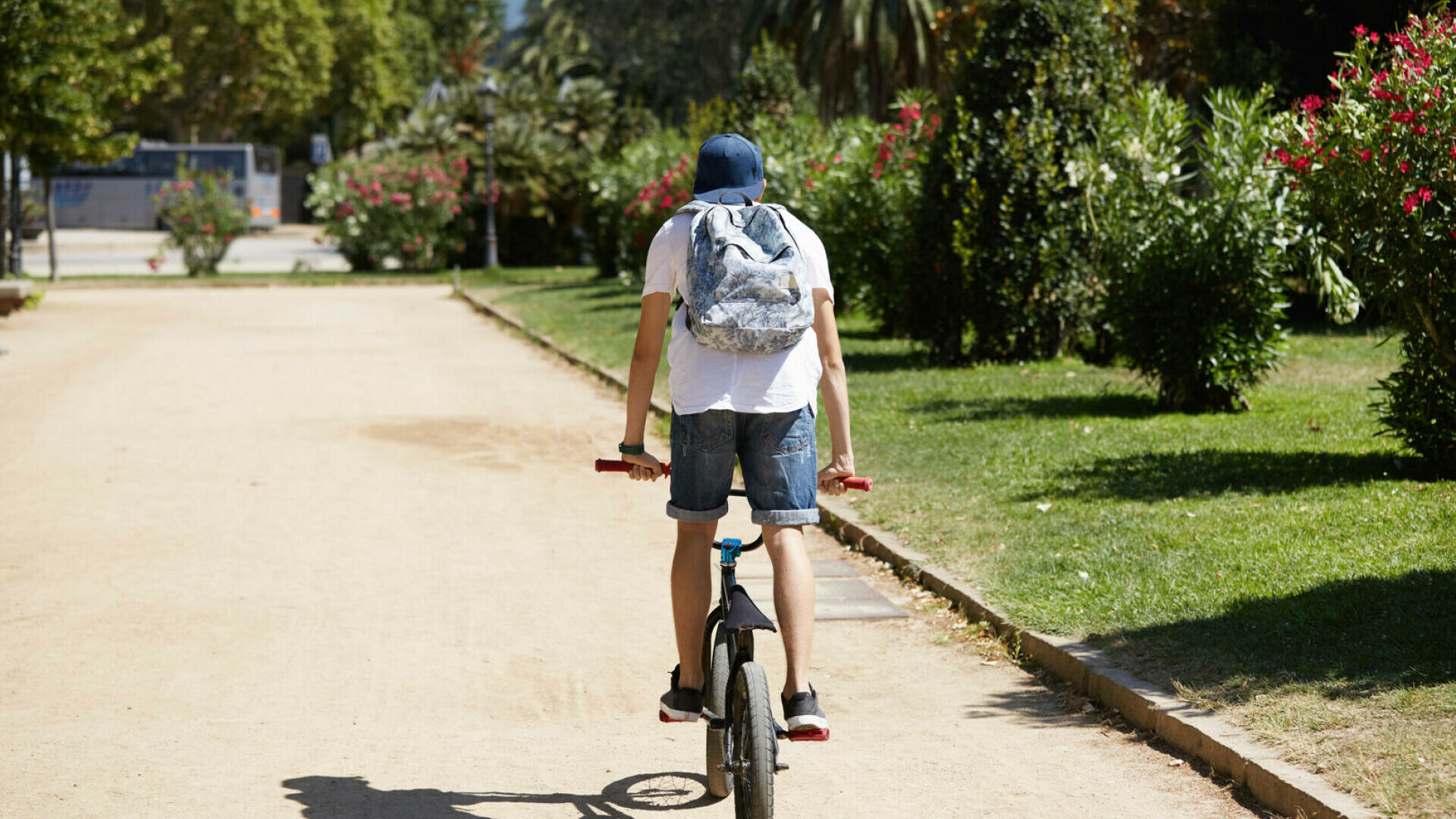 adolescent bicicleta