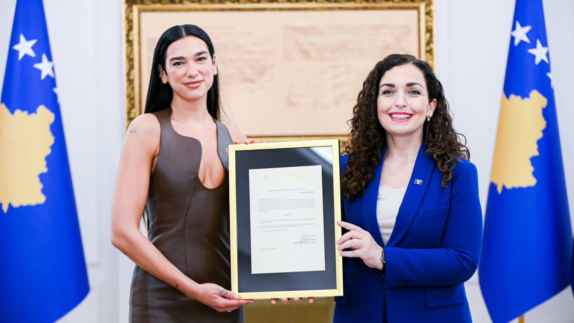 Dua Lipa a primit cetățenia statului Kosovo. Președinta Osmani: „Bine ai venit acasă”