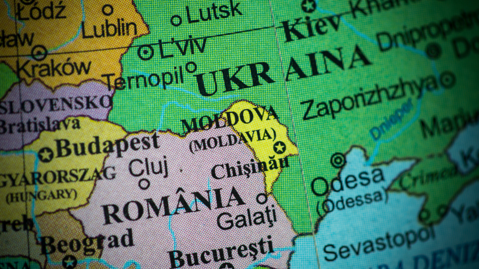 Consultări la Cernăuţi privind crearea unei alianţe regionale de securitate cibernetică împreună cu România şi R. Moldova