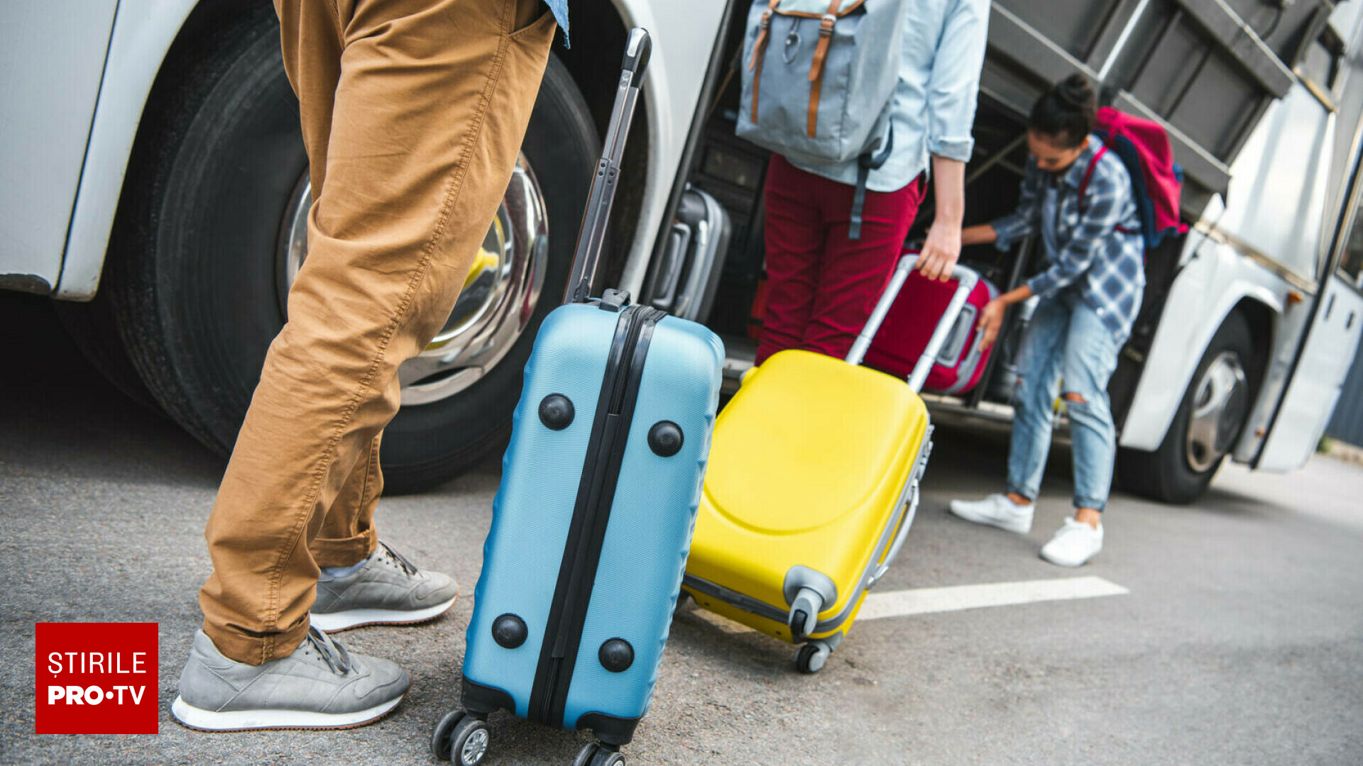 Incident bizar în Noua Zeelandă. O fetiță de 2 ani a fost găsită în valiza unei femei care mergea cu autobuzul