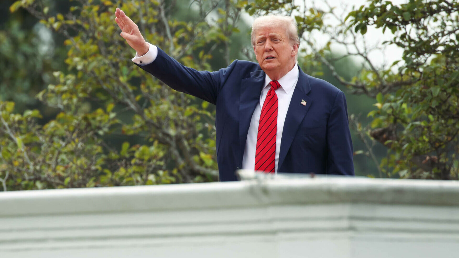 Donald Trump s-a răzgândit. Se va întâlni cu Putin şi fără ca liderul de la Kremlin să promită că va discuta cu Zelenski
