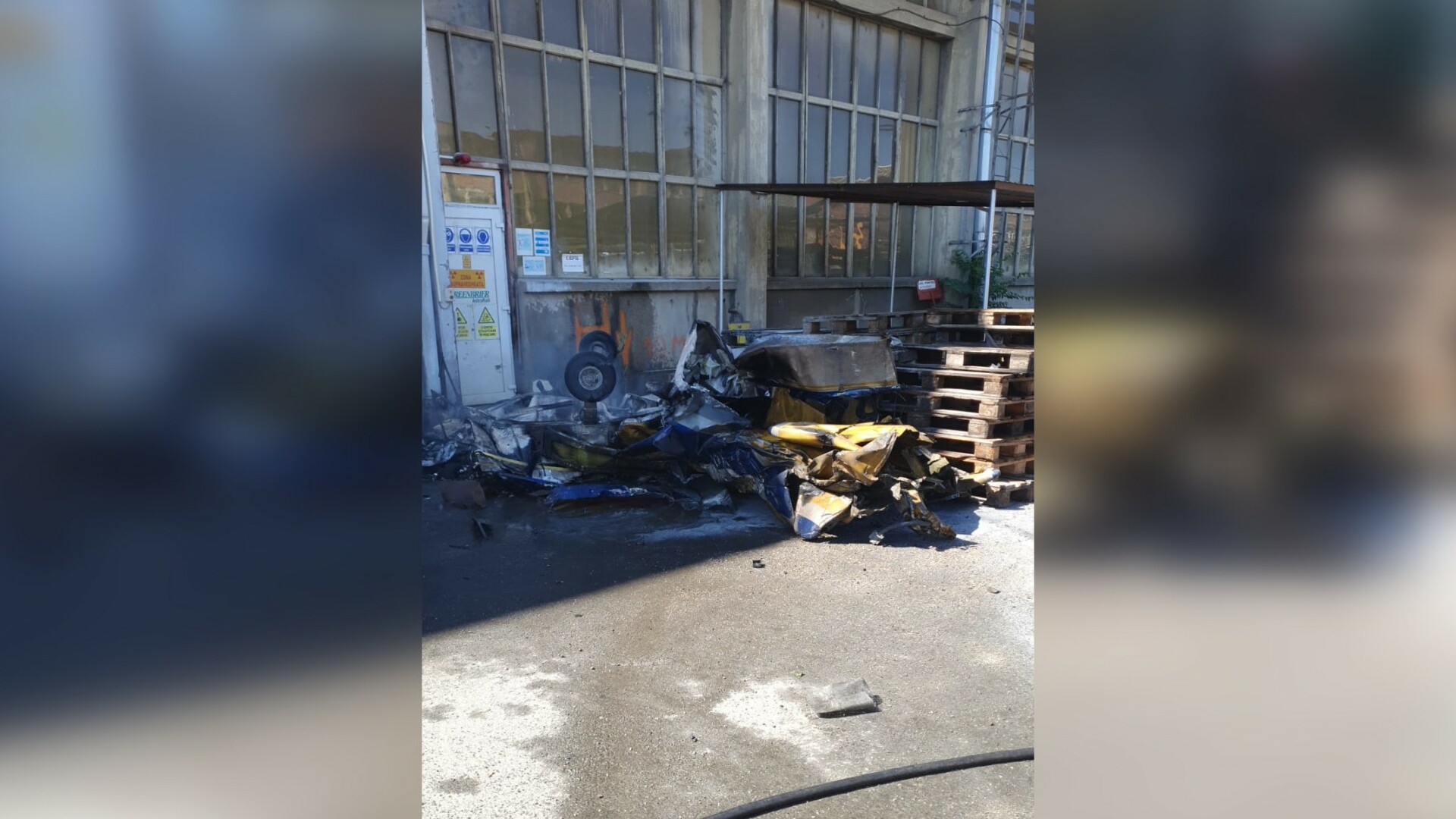 Avionul prăbuşit în Arad efectua un zbor de agrement. La bord se aflau un pilot profesionist și un tânăr de 18 ani - surse